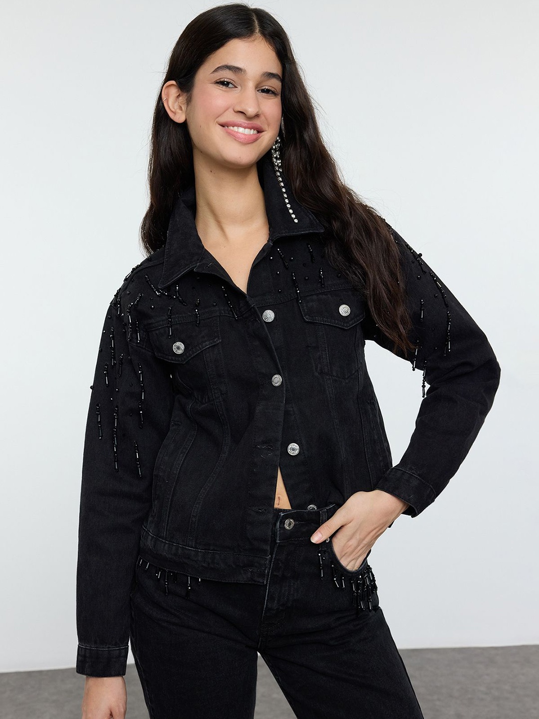 

Trendyol Women Spread Collar Solid Cotton Casual Denim Jacket, Black