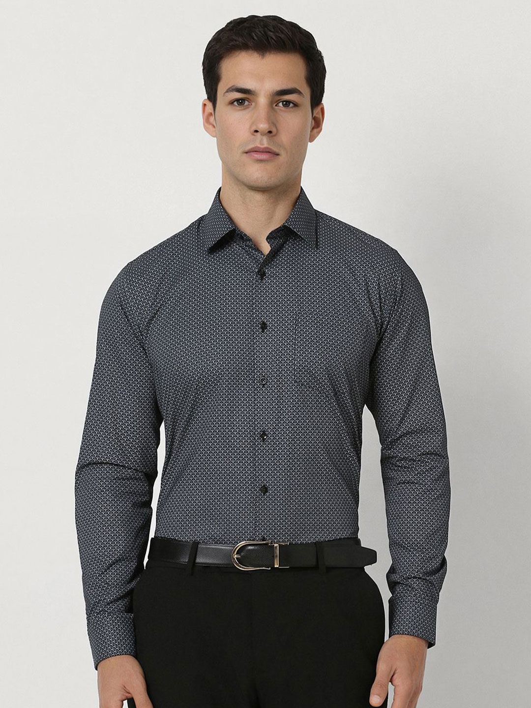 

Van Heusen Men Slim Fit Opaque Printed Formal Shirt, Black