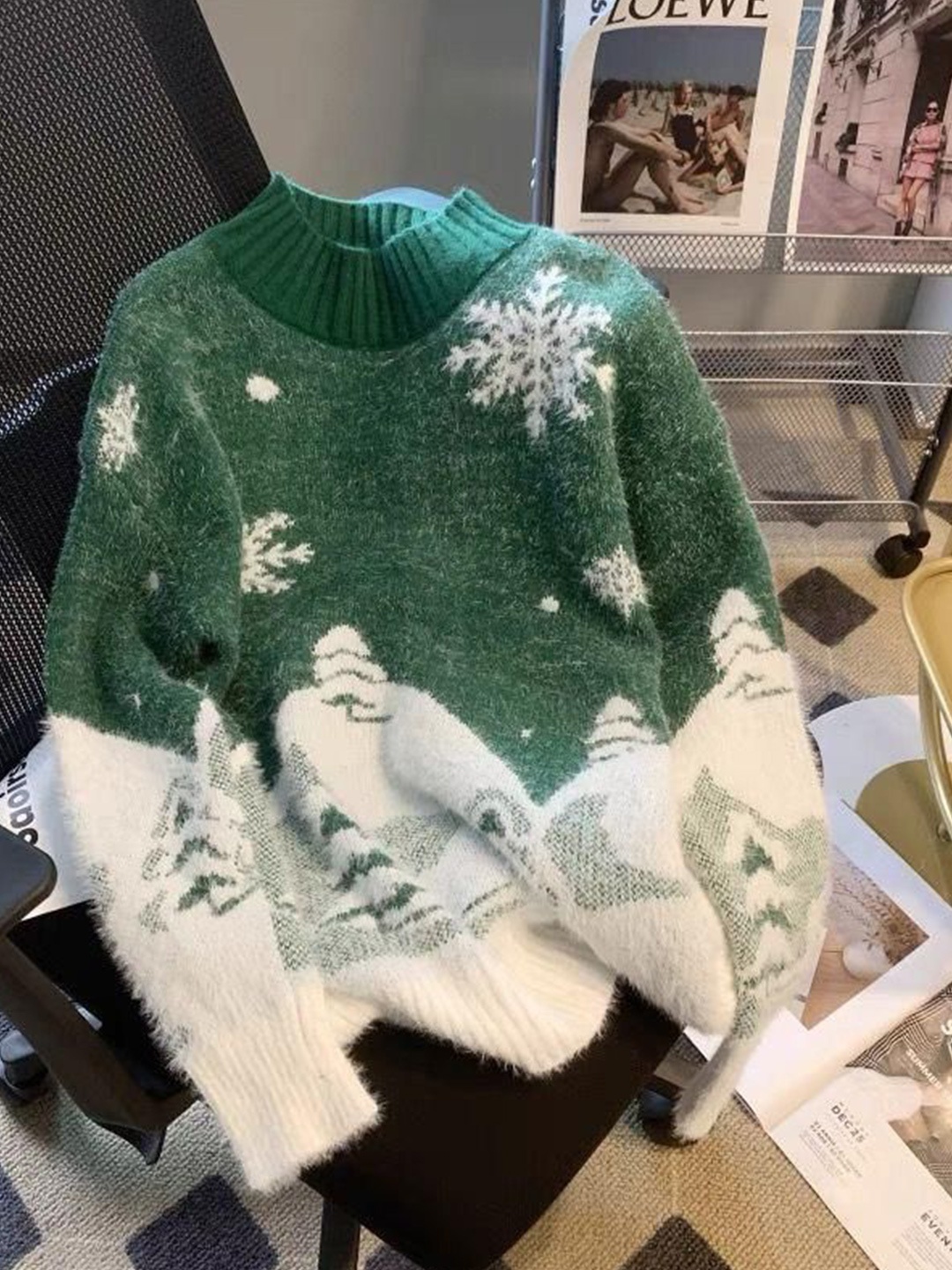 

Alamode By Akanksha Women Green Blake Christmassy Sweaters