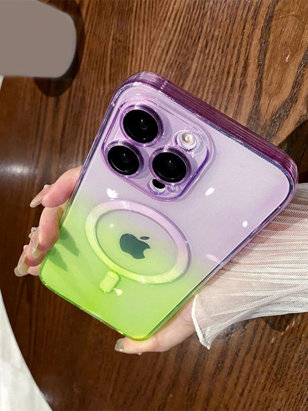 

Luxury Kase LK089 Gradient Pattern Wireless Charge Mag-Safe Soft iPhone 13 Pro Back Case, Purple