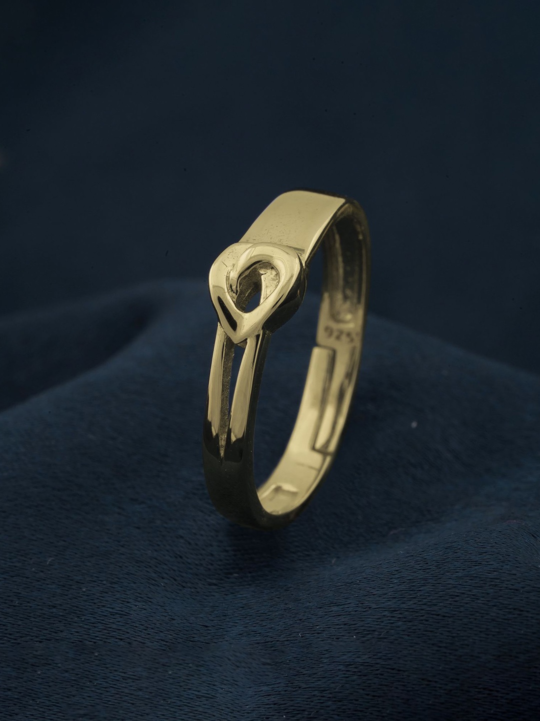

Zalkari Men 92.5 Sterling Silver Gold Plated Textured Finger Ring