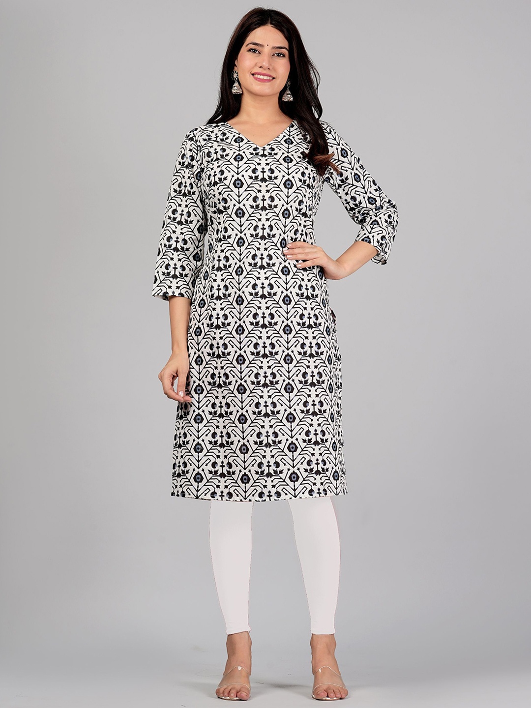 

Kraniky Apparels Ethnic Motifs Printed V-Neck Cotton Straight Kurta, White