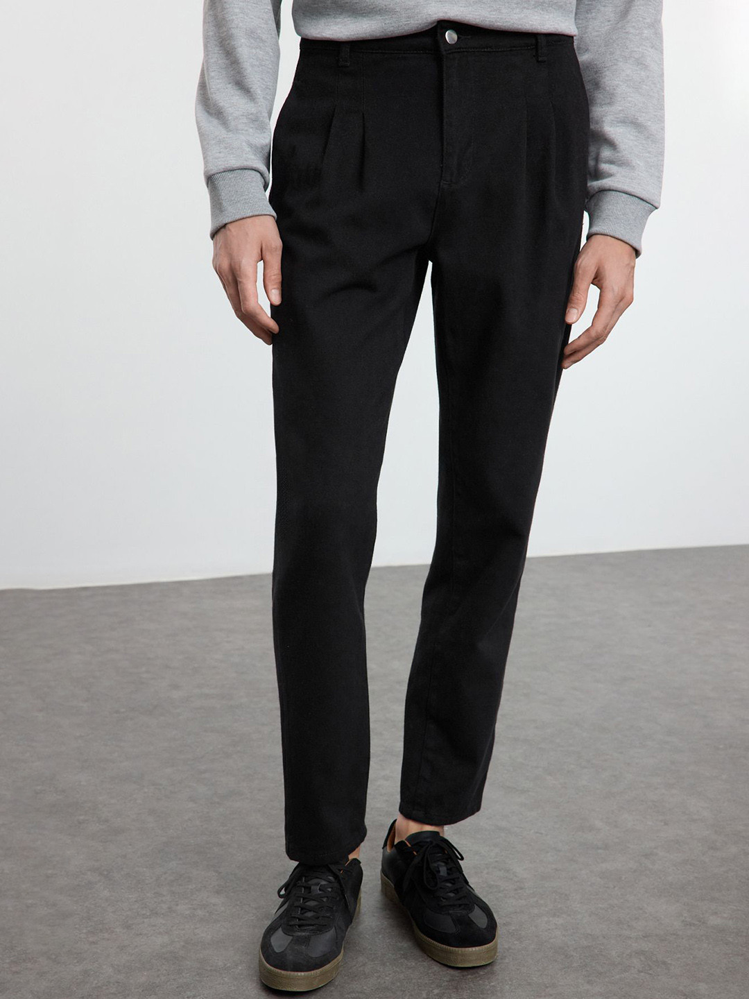 

Trendyol Men Trousers, Na