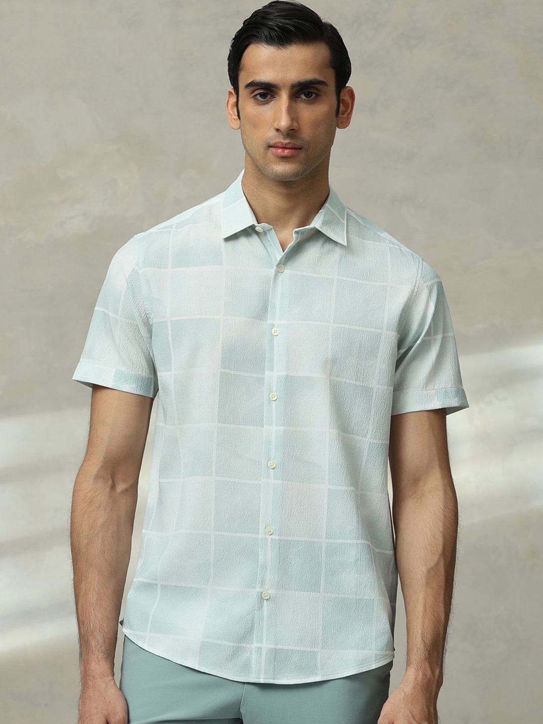 

Mufti Men Slim Fit Spread Collar Windowpane Checked Casual Shirt, Green