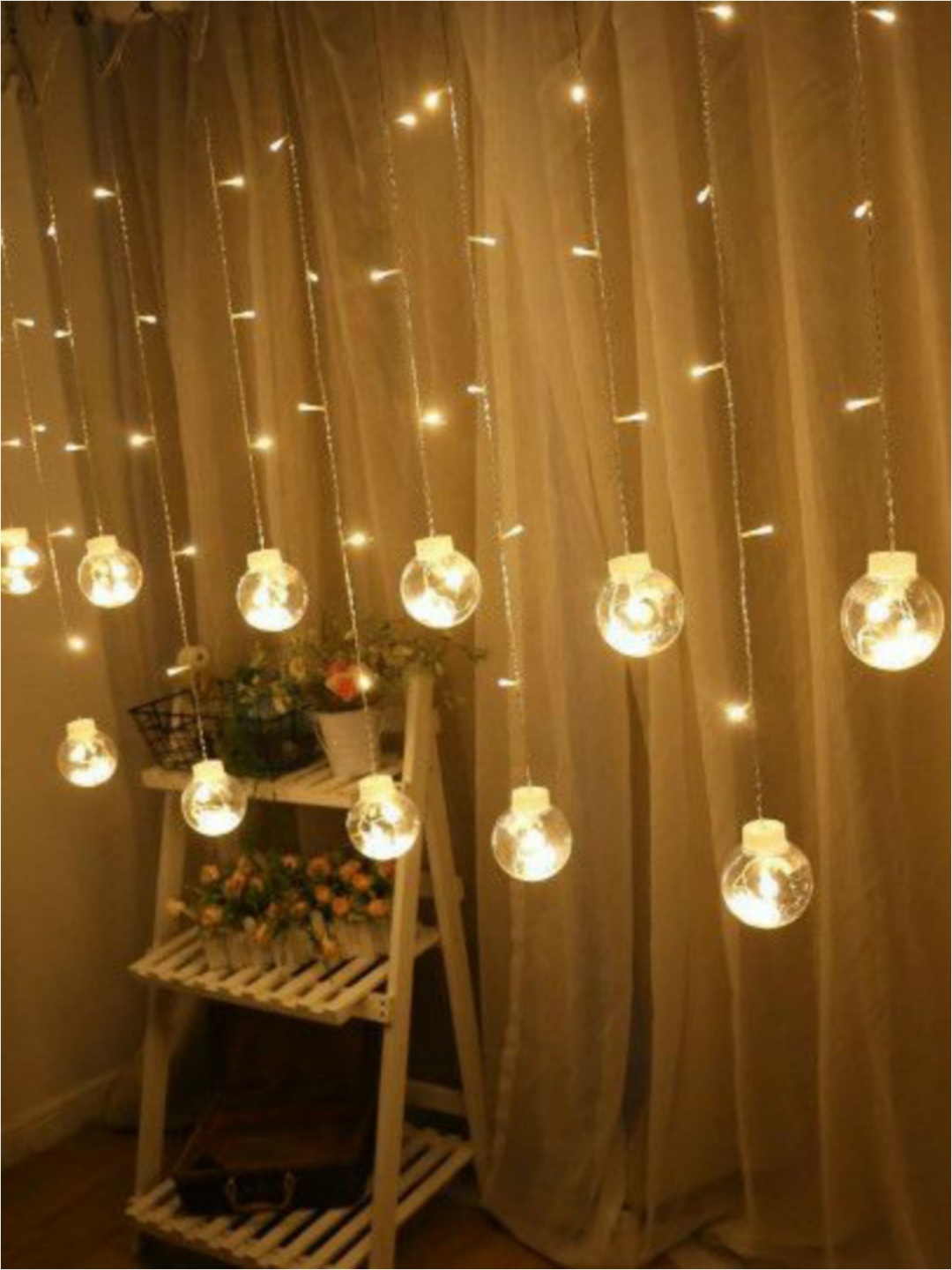 

SPARK WORLD Yellow Ball-Shaped String Lights