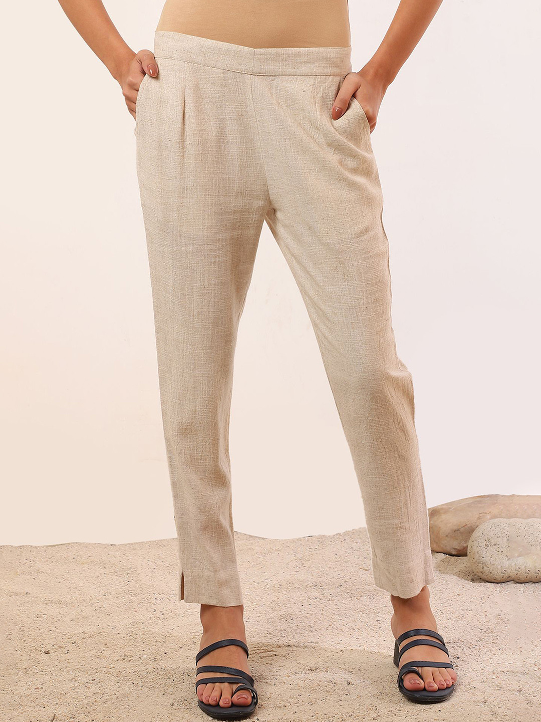

AURELIA Women Slim Fit Mid-Rise Pleated Trousers, White