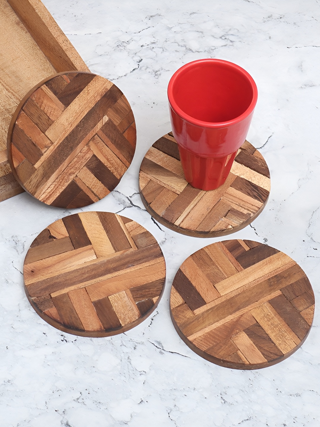 

Indianshelf Brown & Beige 4-Pcs Checked Printed Circle Wooden Dining Table Coasters