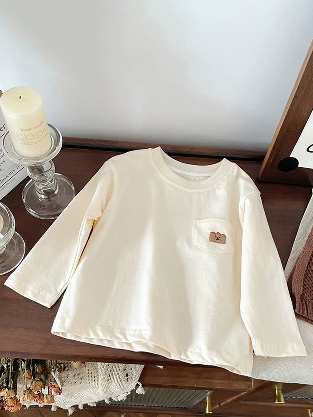 

LULU & SKY Girls V-Neck Monochrome Applique T-shirt, Beige