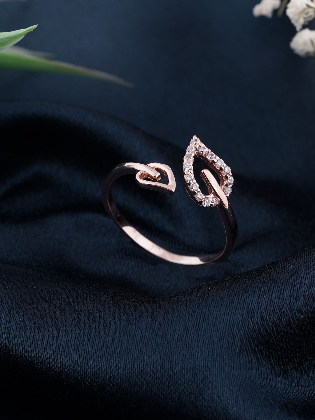 

Zalkari Leaf Design 925 Sterling Silver Rose Gold-Plated CZ Studded Finger Ring