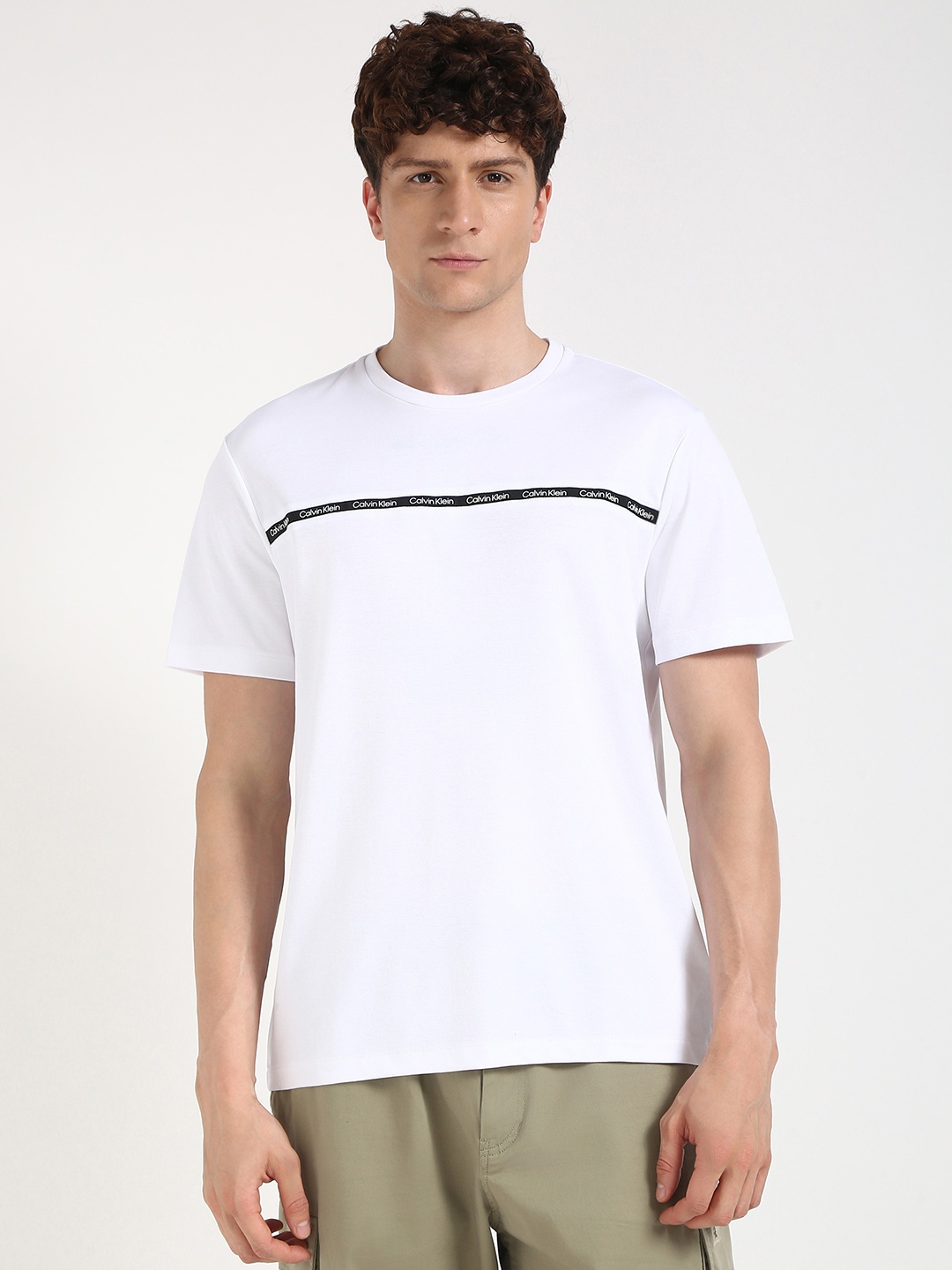 

Calvin Klein Jeans Men Drop-Shoulder Sleeves Raw Edge T-shirt, White