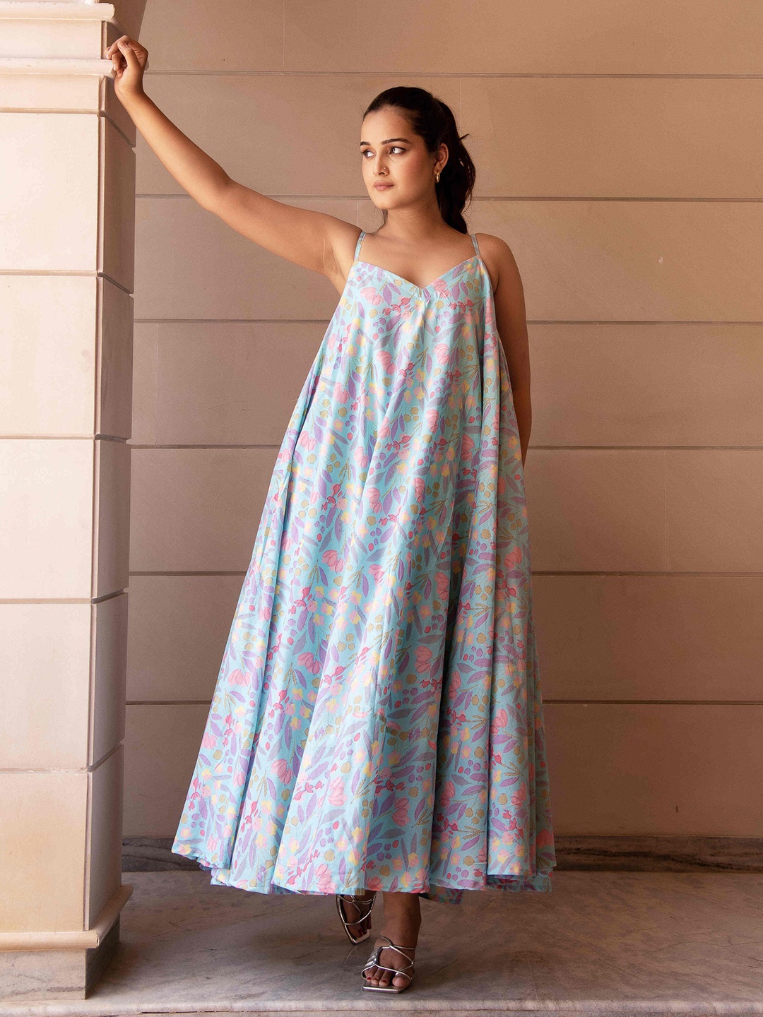 

Pomcha Women Floral Printed Fit & Flare Maxi Dress, Blue