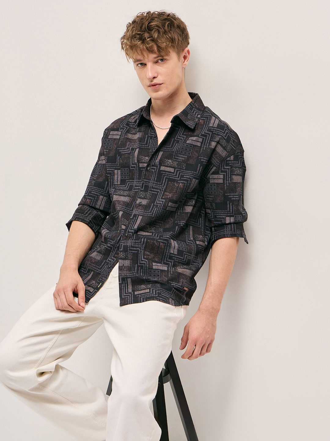 

THE BEAR HOUSE Men Relaxed Fit Spread Collar Geometric Printed Casual Shirt, Black
