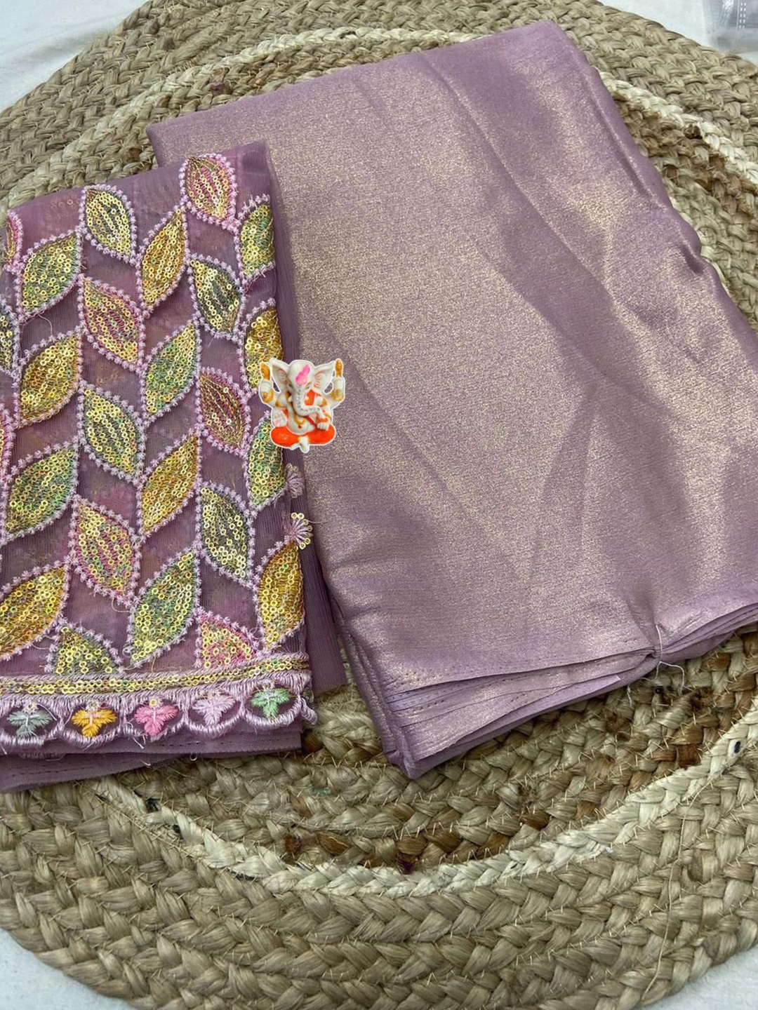 

PAYAL CREATION Floral Pure Chiffon Heavy Work Maheshwari Saree, Grey