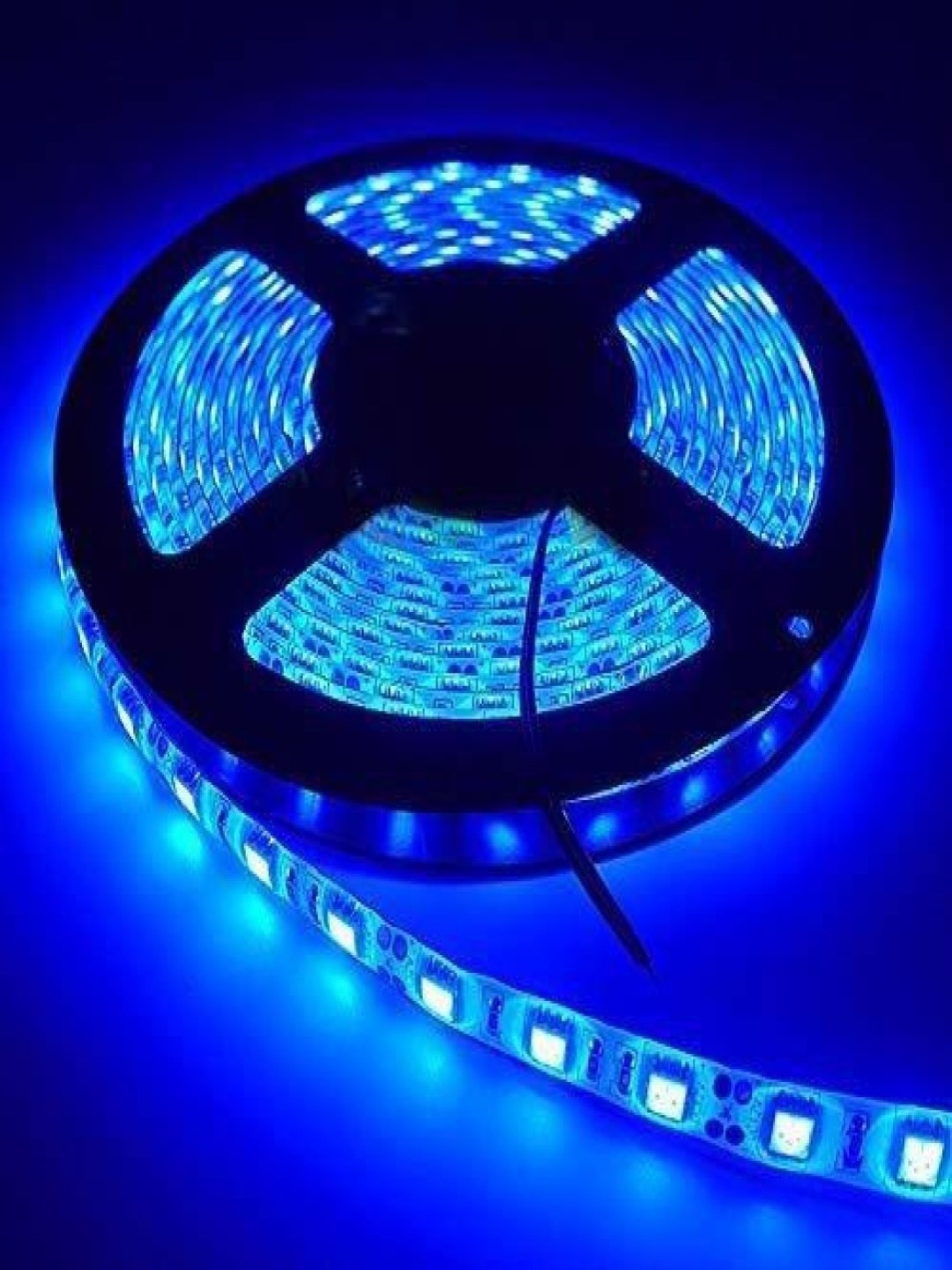 

ENORMITY Blue Rice Shape String Lights