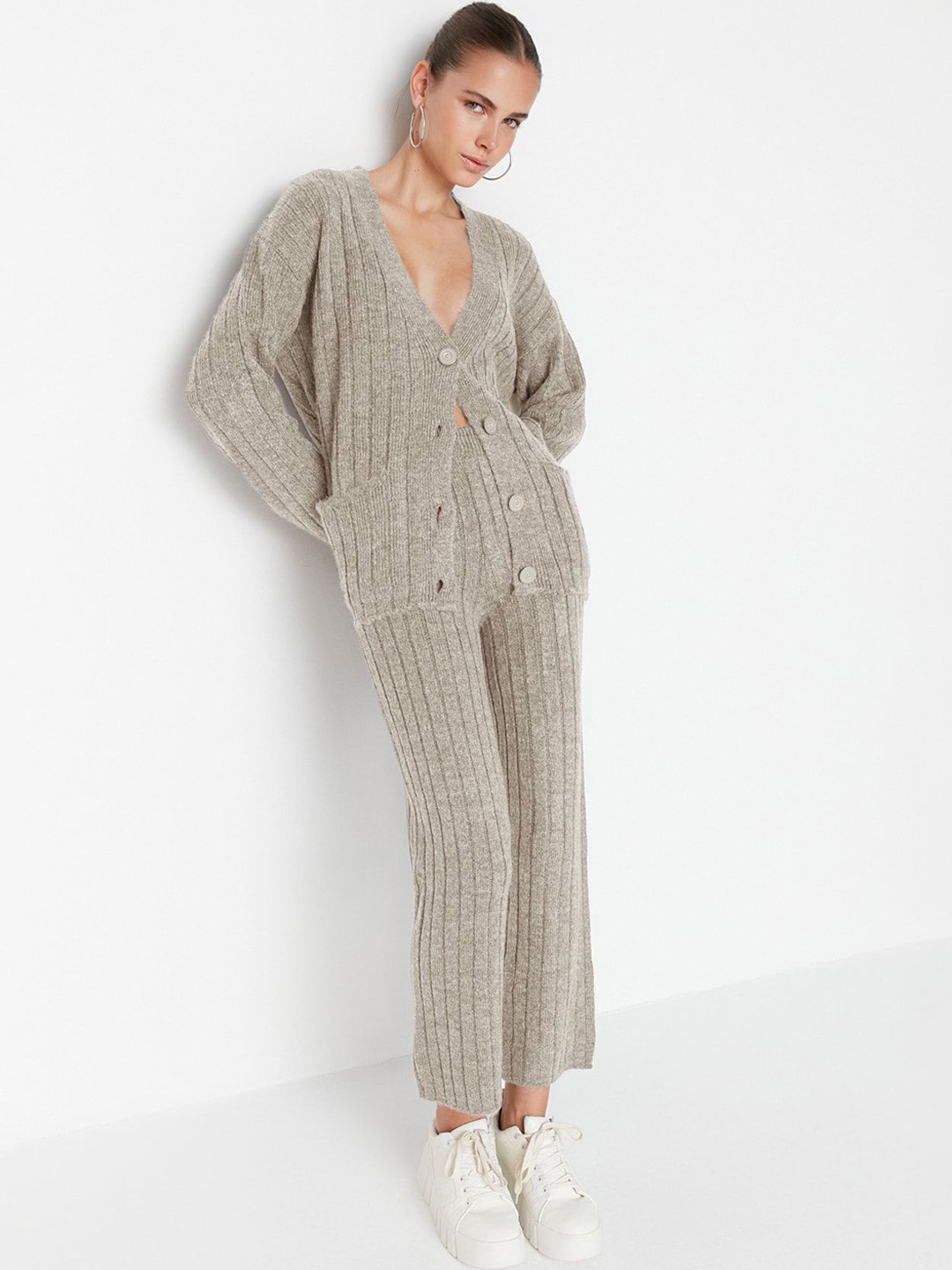 

Trendyol Striped V Neck Long Sleeves Sweater With Trousers, Khaki