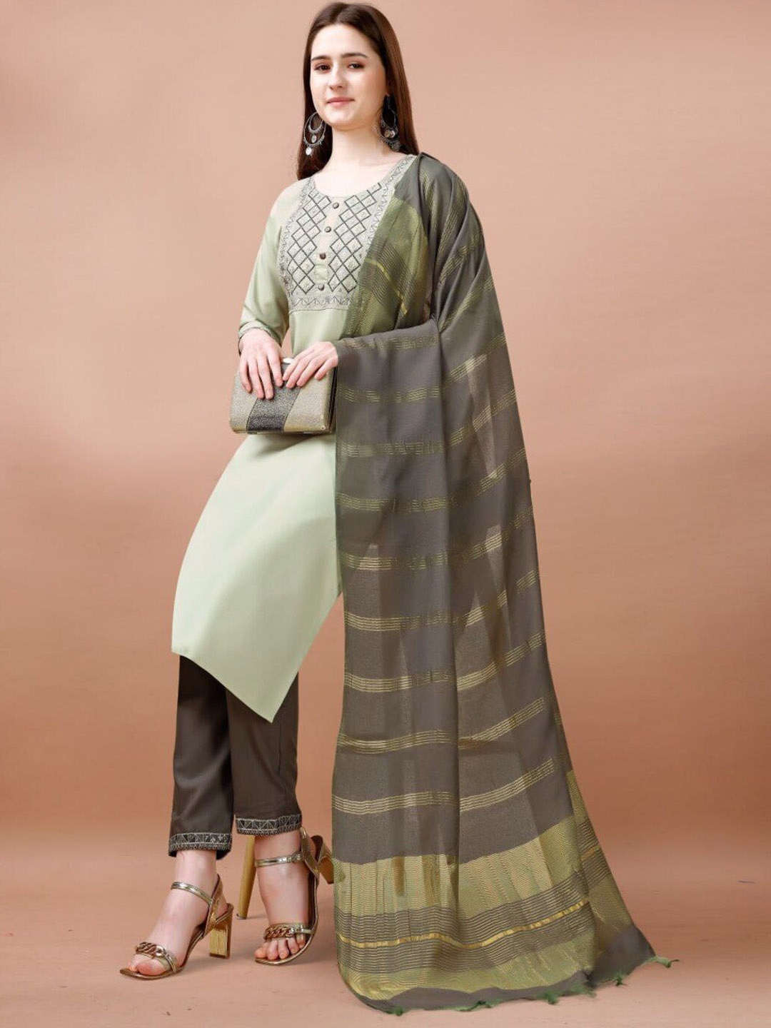 

ASCIIBLUES Women Ethnic Motifs Embroidered Regular Thread Work Kurta with Trousers & With Dupatta, Green