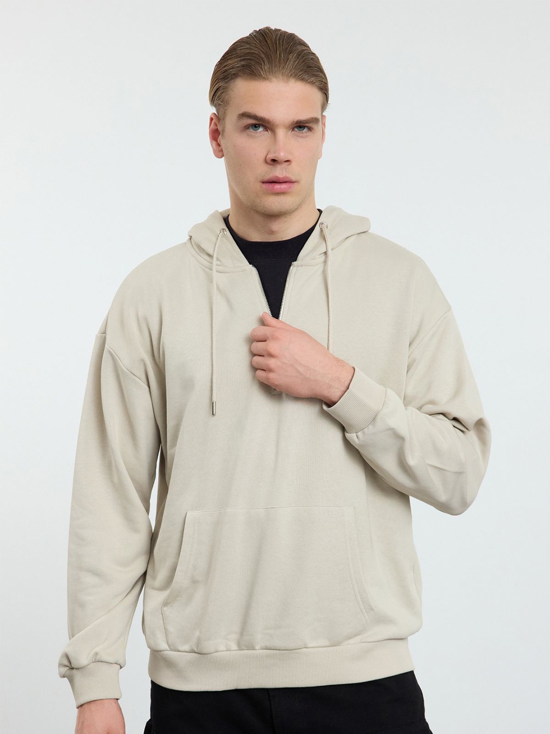 

Trendyol Men Sweatshirt, Na