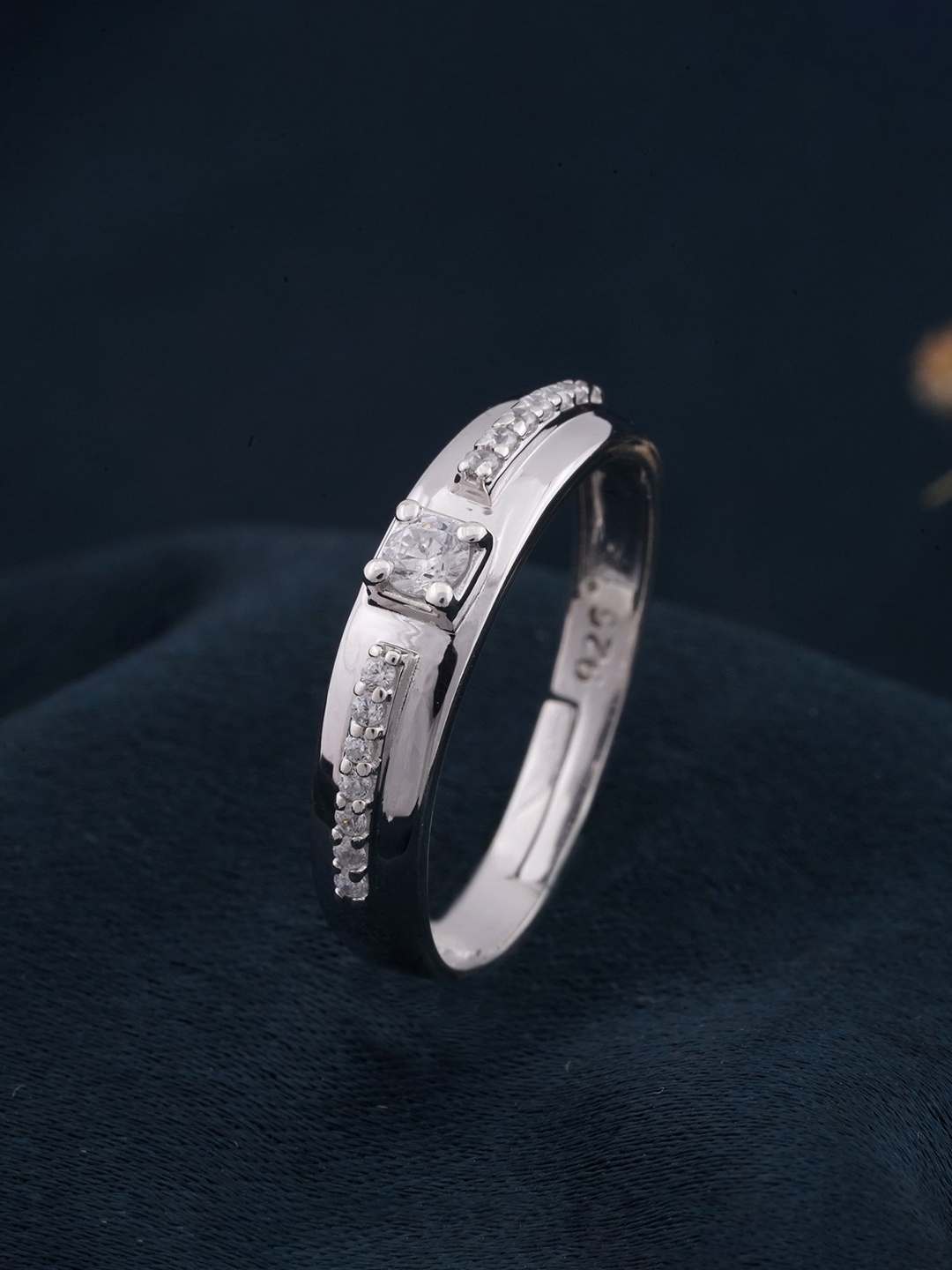 

Zalkari 925 Sterling Silver Rhodium-Plated CZ Studded Solitaire Princess Finger Ring