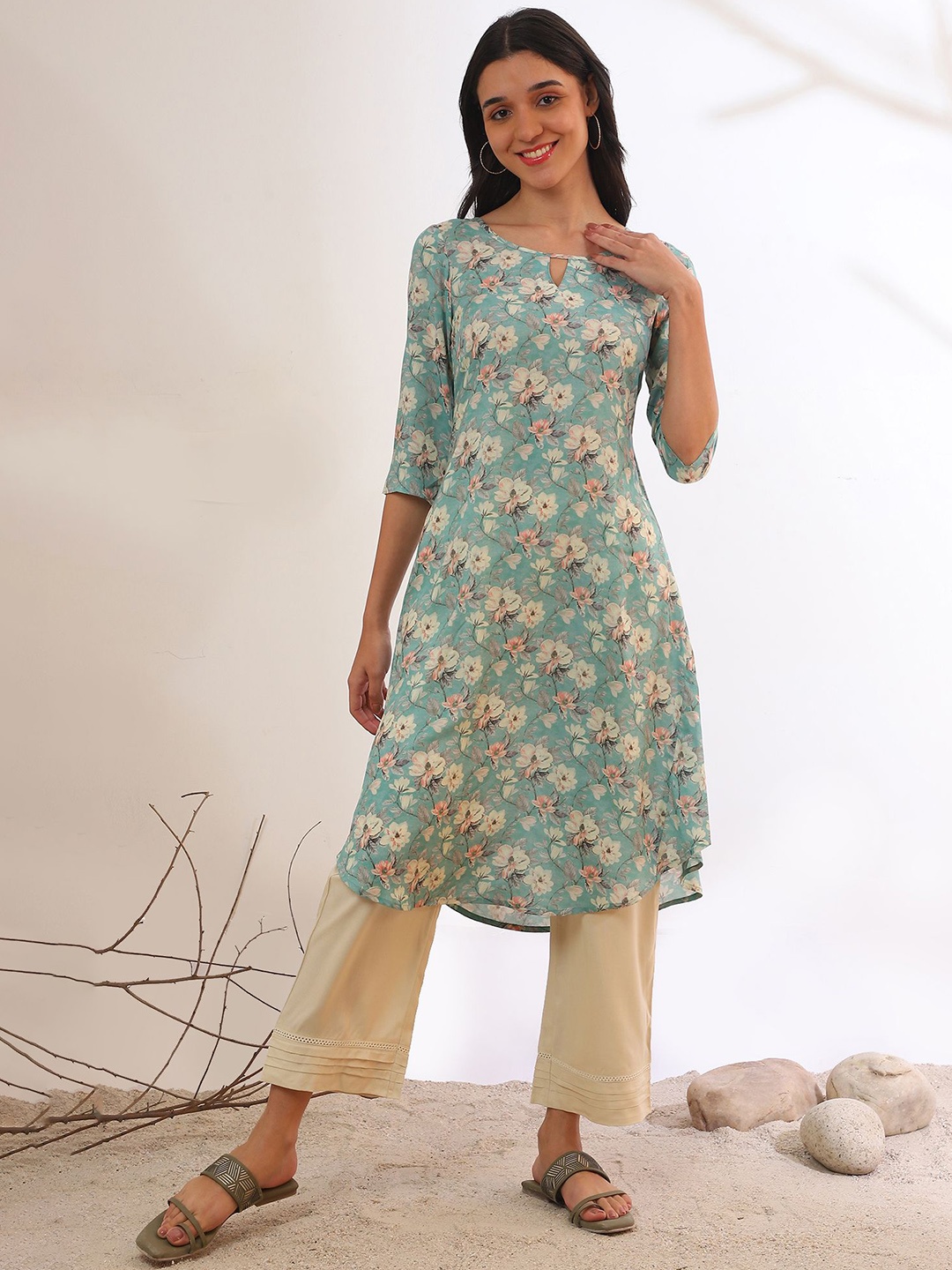 

AURELIA Floral Printed Keyhole Neck A-Line Kurta, Blue
