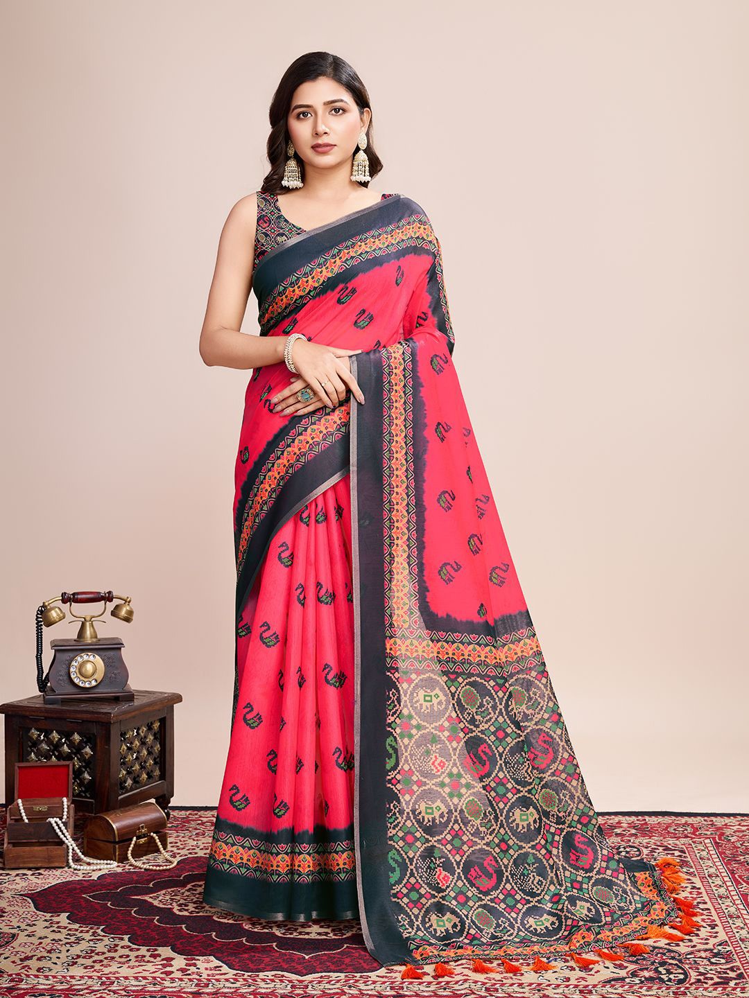 

VARNI FABRICS Floral Pure Cotton Saree, Red