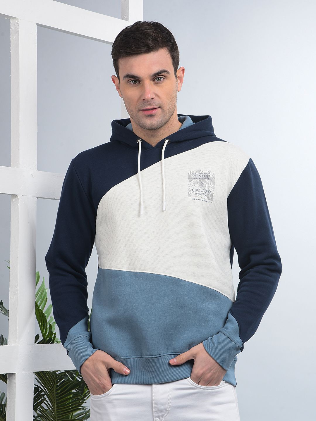 

COBB Men Colourblocked Hooded Sweatshirt, Navy blue