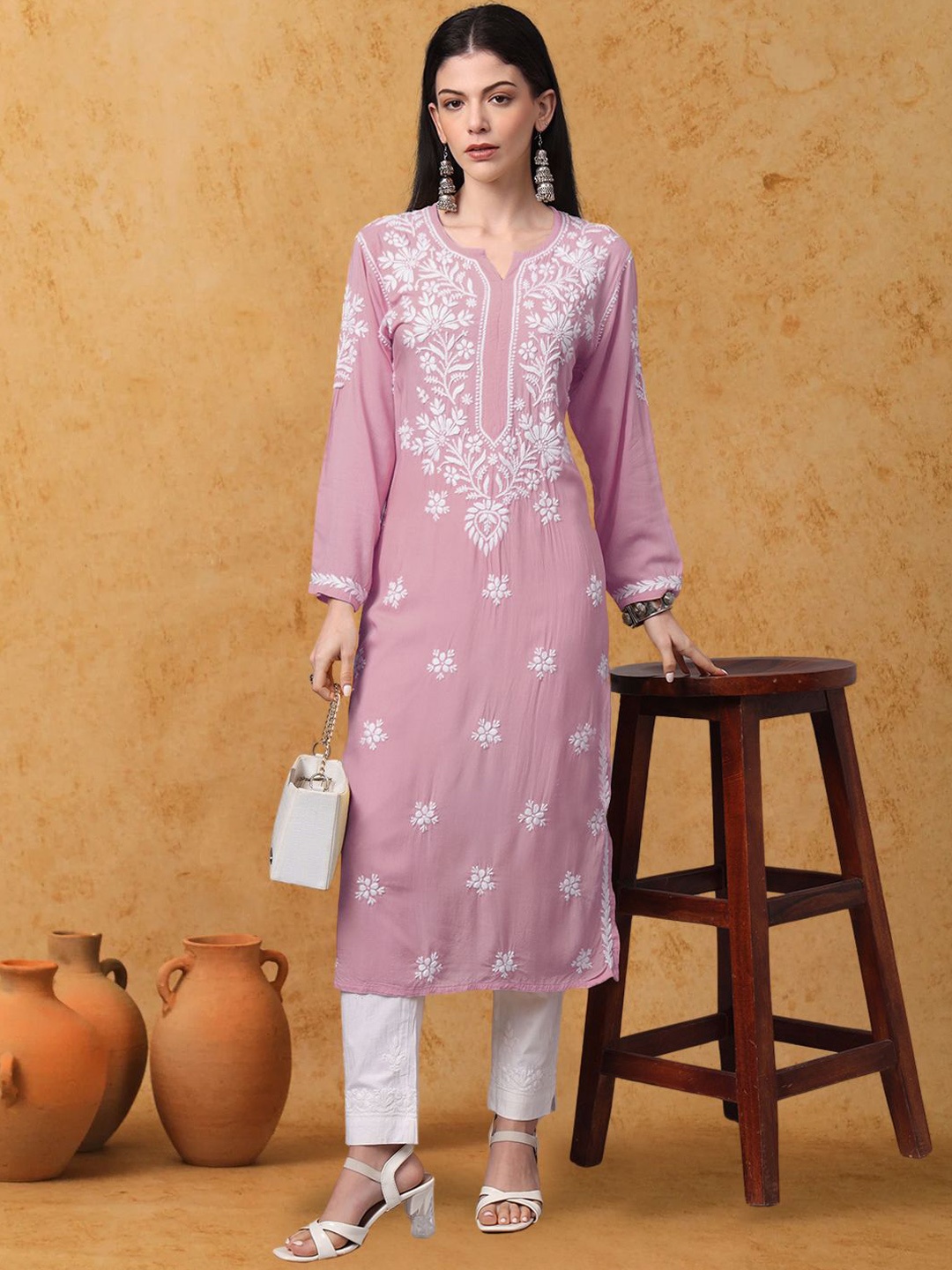 

PARAMOUNT CHIKAN Floral Embroidered Notch Neck Chikankari Straight Kurta, Pink
