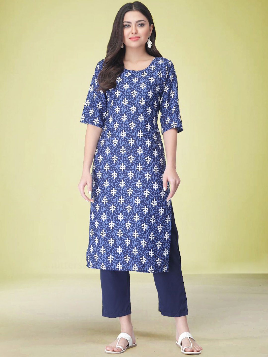 

Moda Rapido Floral Printed Round Neck Straight Kurta with Trouser, Blue