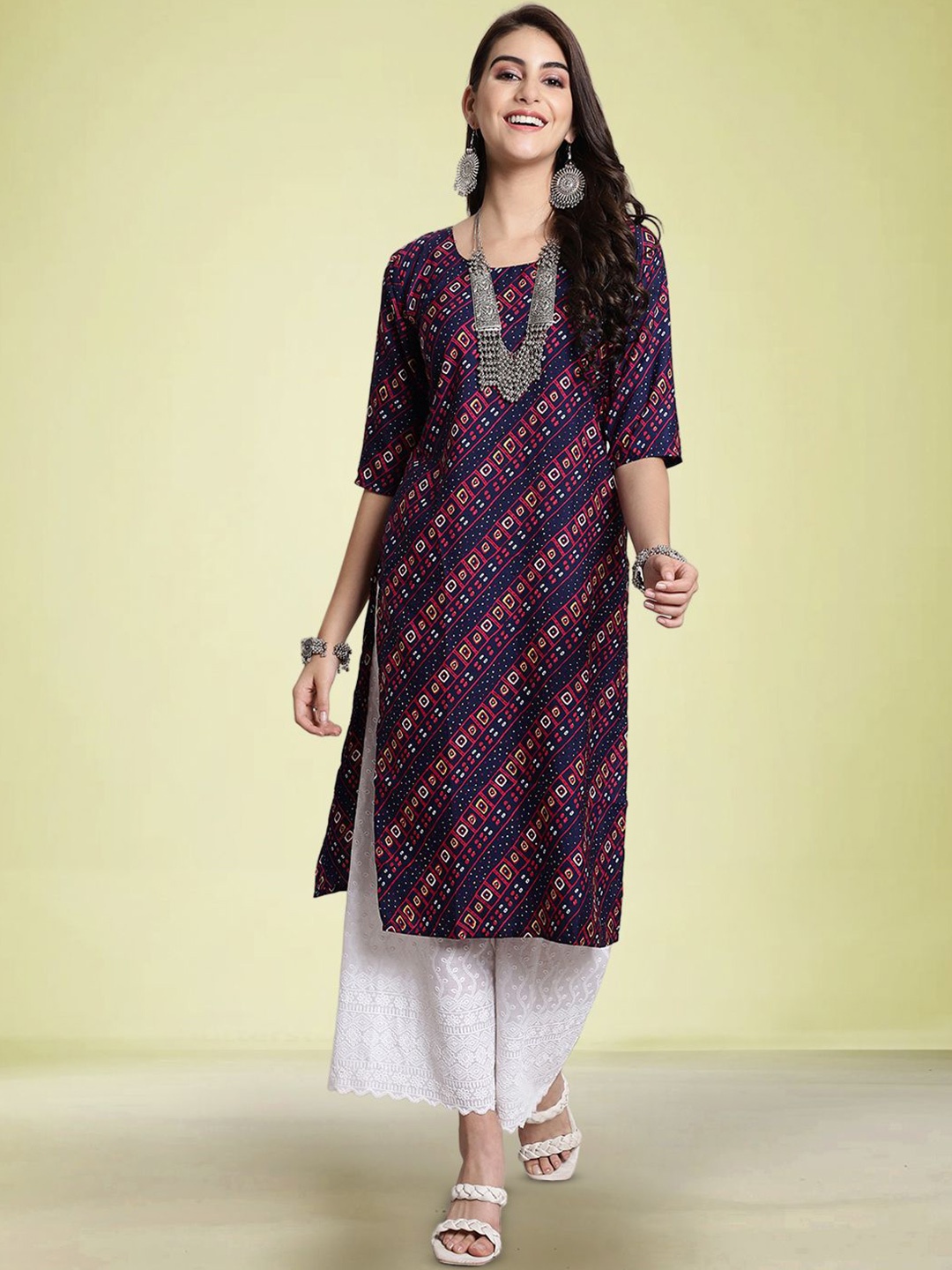 

Moda Rapido Women Printed Round Neck Straight Kurta, Navy blue