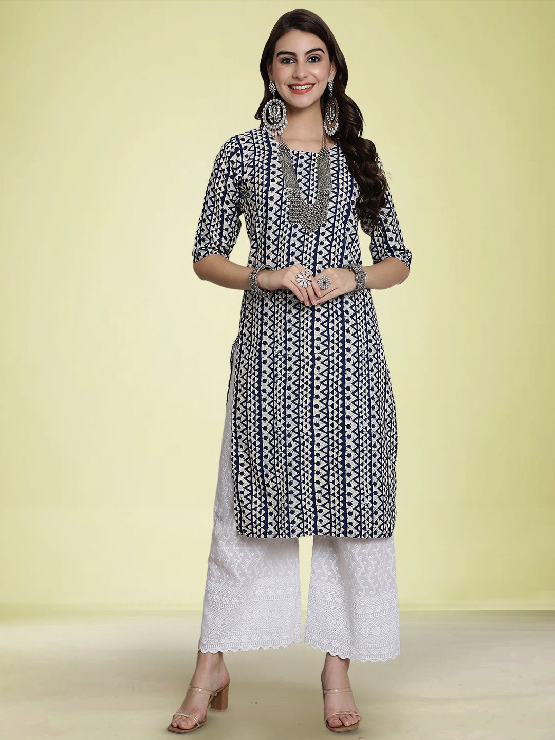 

Moda Rapido Geometric Printed Round Neck Straight Kurta, Navy blue