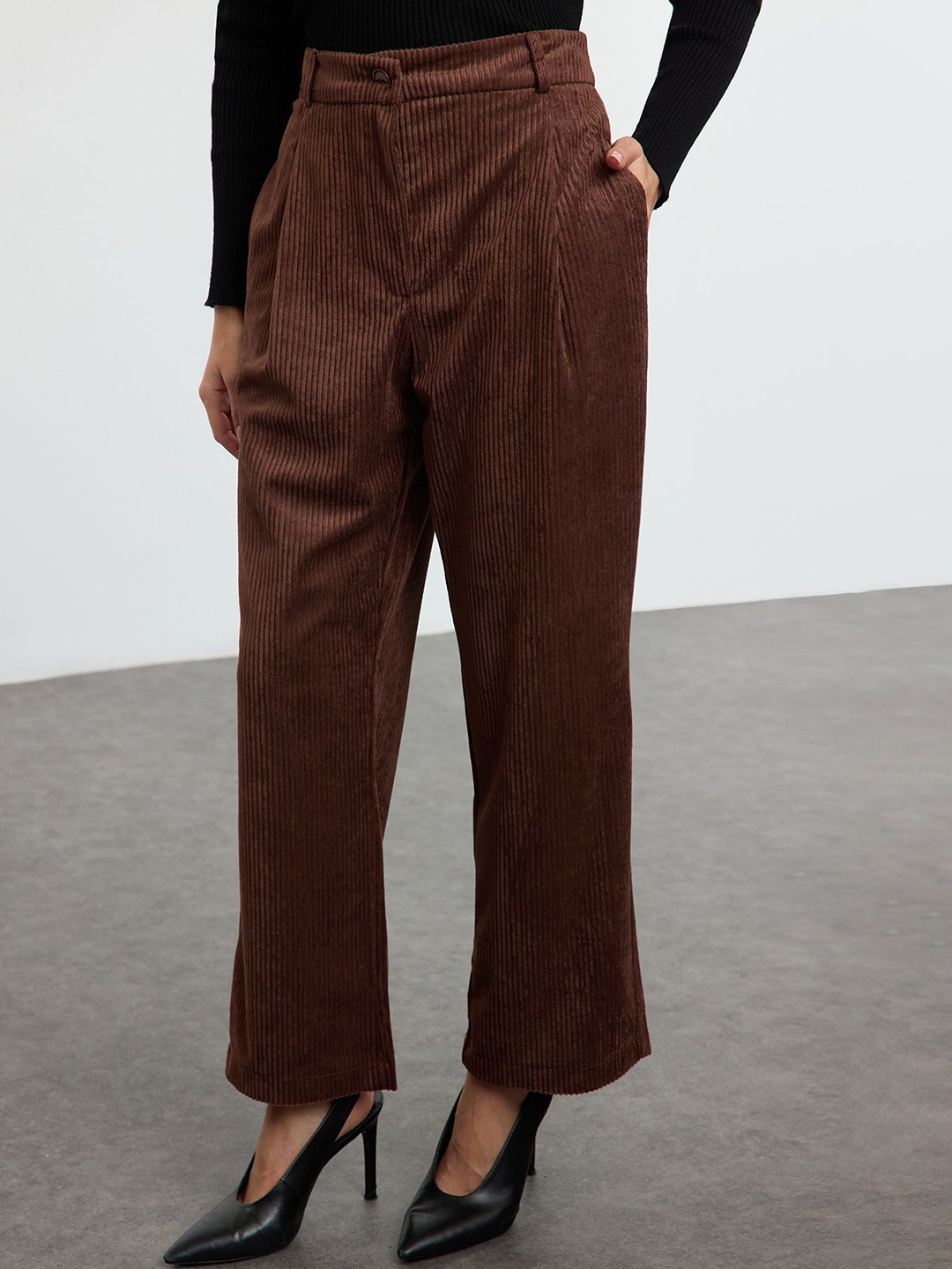

Trendyol Women Striped Mid-Rise Trousers, Na