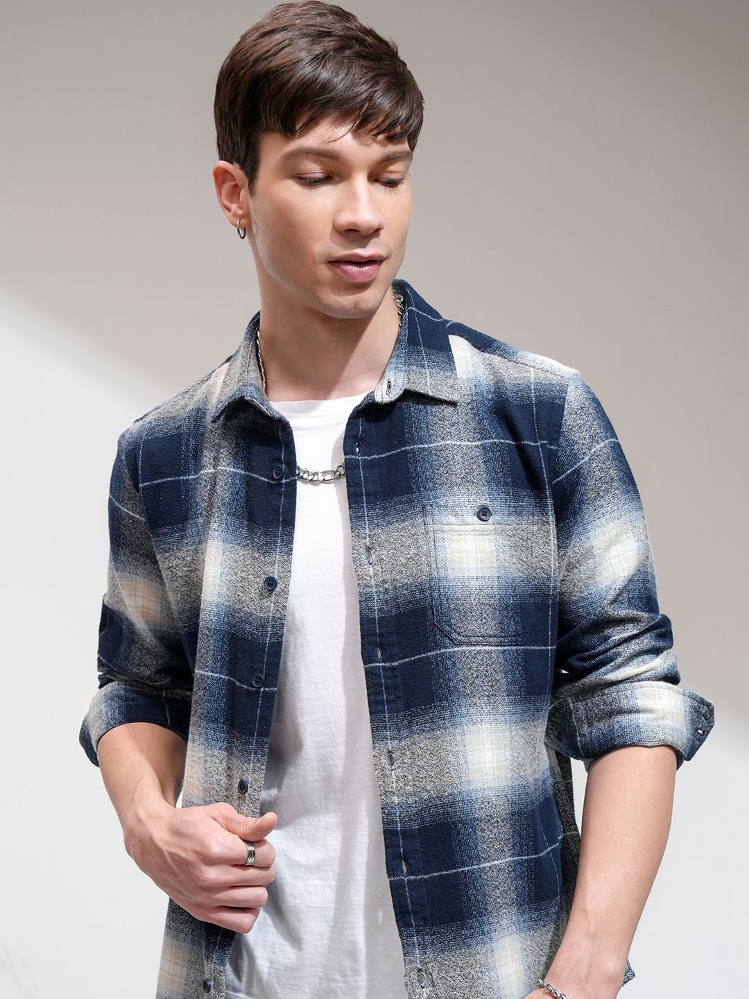 

HIGHLANDER Men Textured Casual Checked Shirt, Navy blue