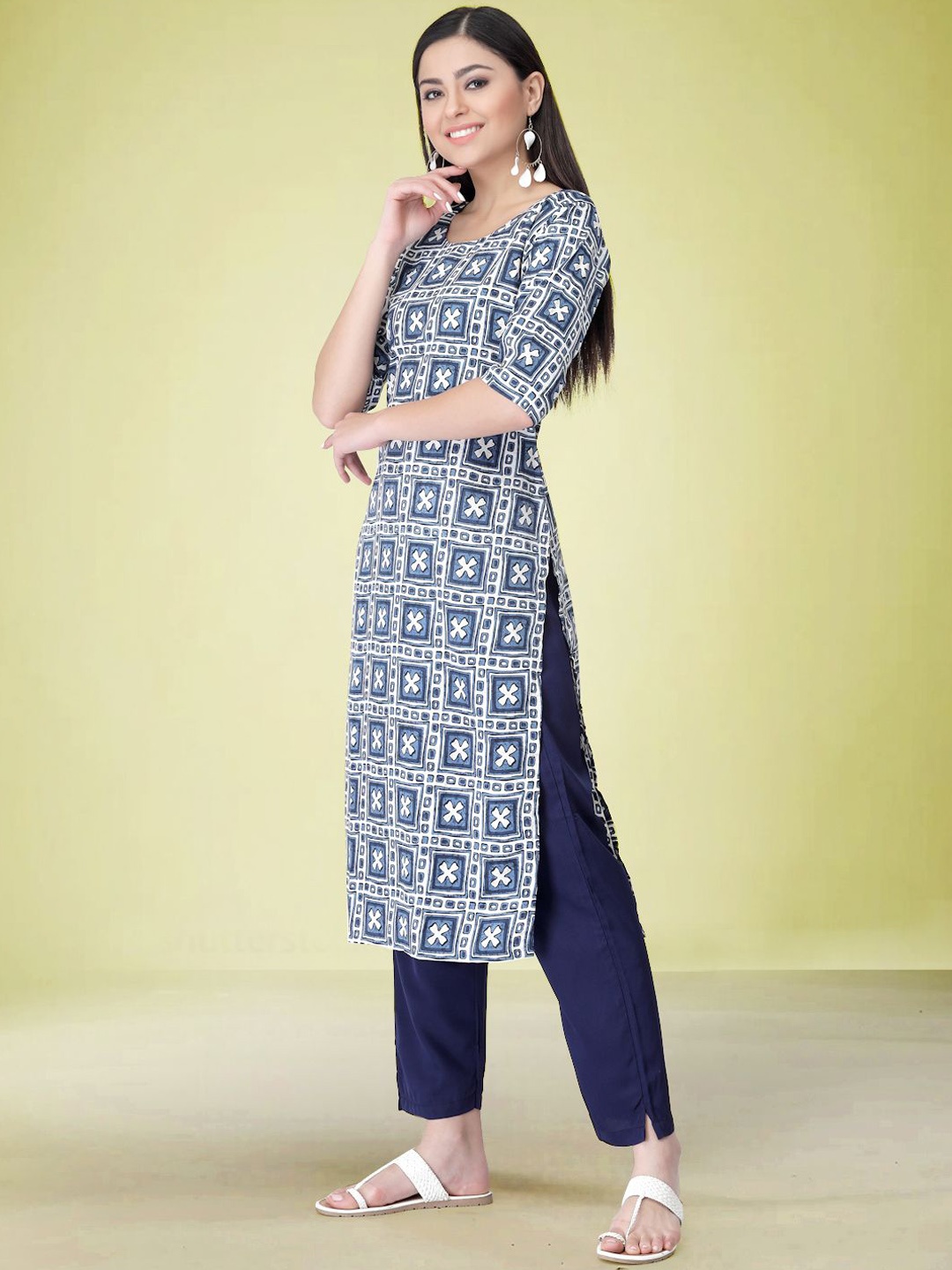 

Moda Rapido Ethnic Motifs Printed Round Neck Straight Kurta with Trouser, Blue