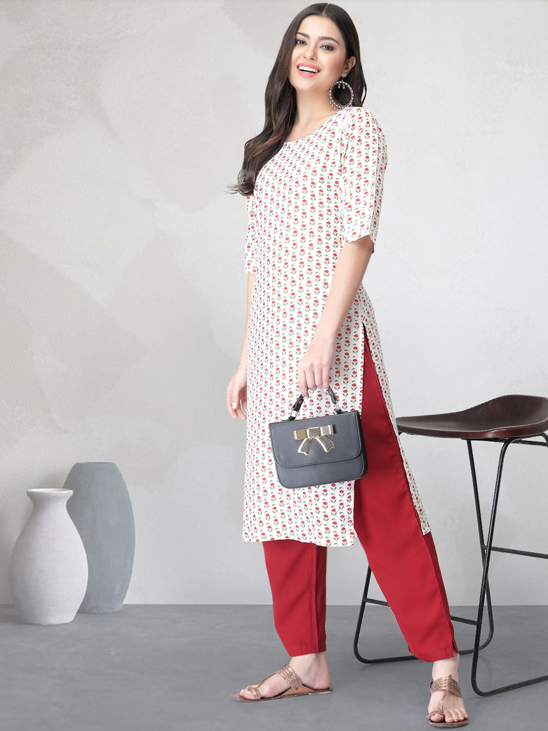 

7Threads Floral Printed Round Neck Straight Kurta With Trousers, White