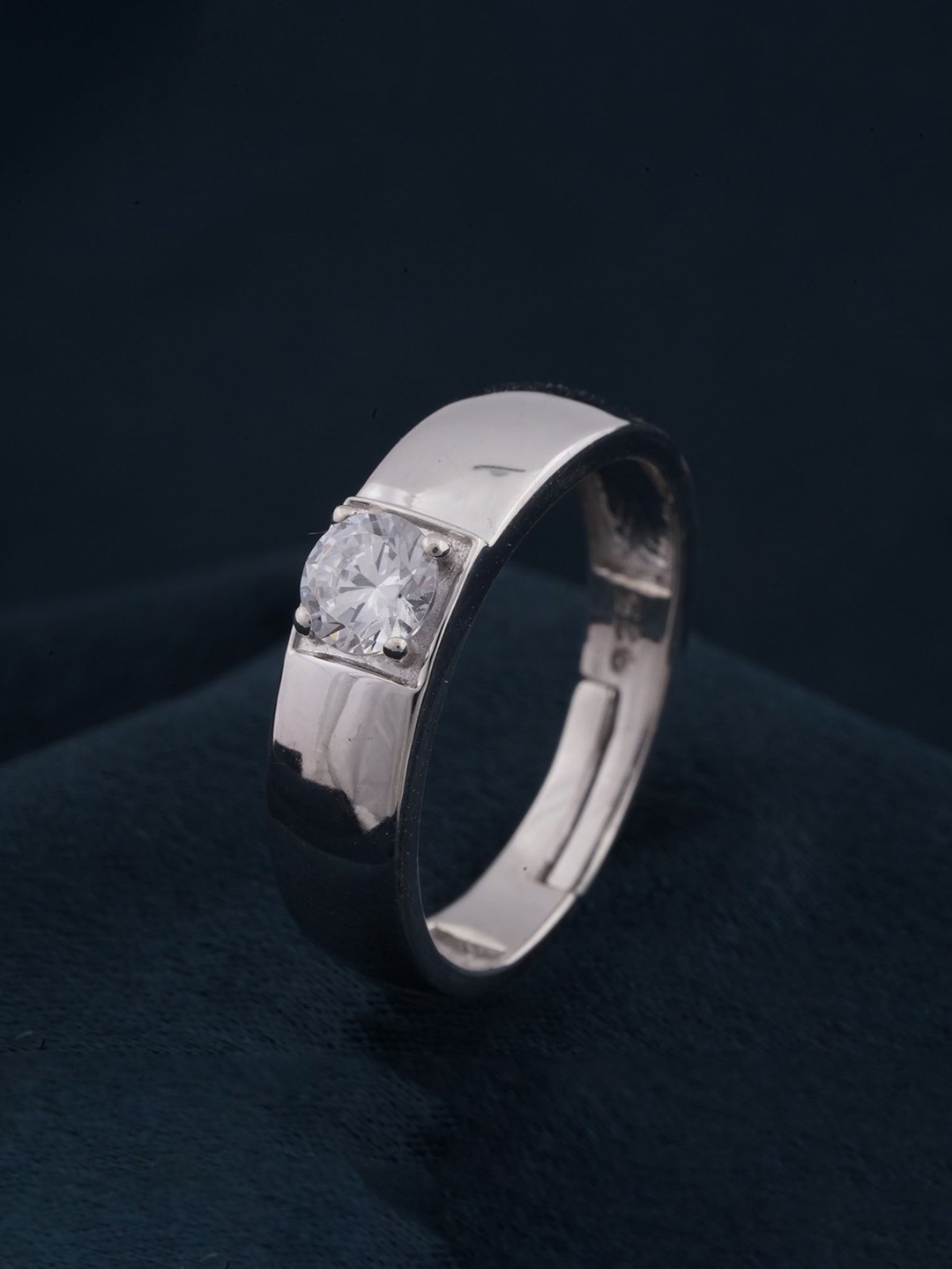 

Zalkari Solitaire Classic Love 925 Sterling Silver Rhodium-Plated CZ Studded Finger Ring