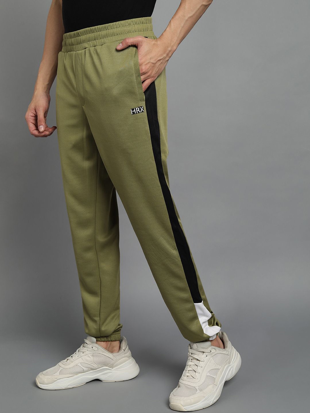 

HRX by Hrithik Roshan Men Relaxed-Fit Mid-Rise Joggers, Olive