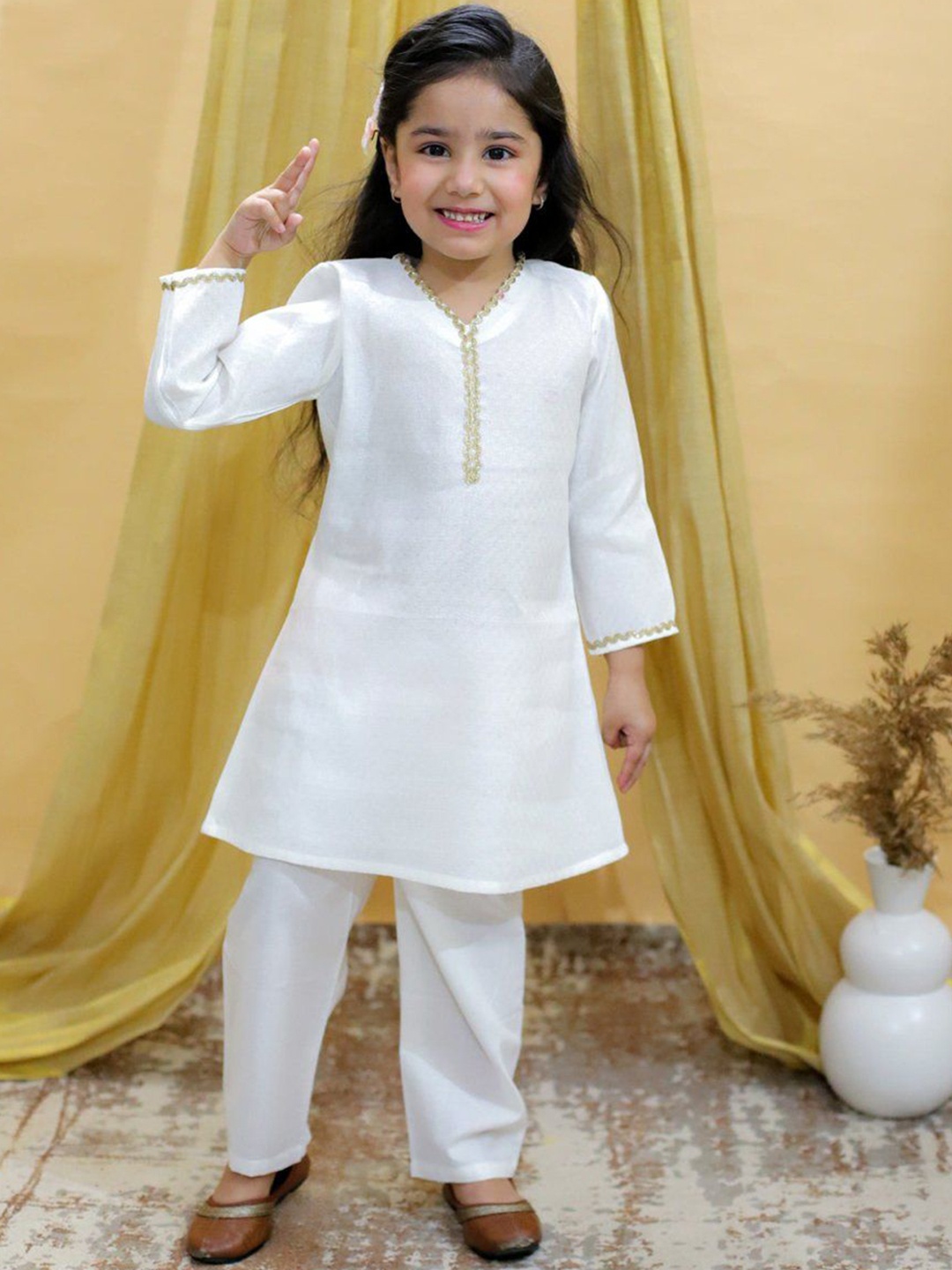 

The Mom Store Girls V-Neck gotta Patti Straight Kurta With Pyjama, White