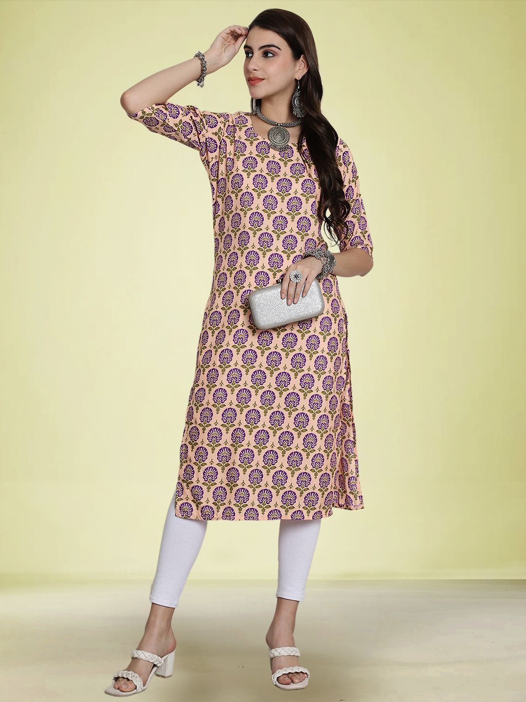 

Moda Rapido Floral Printed Round Neck Straight Kurta, Peach