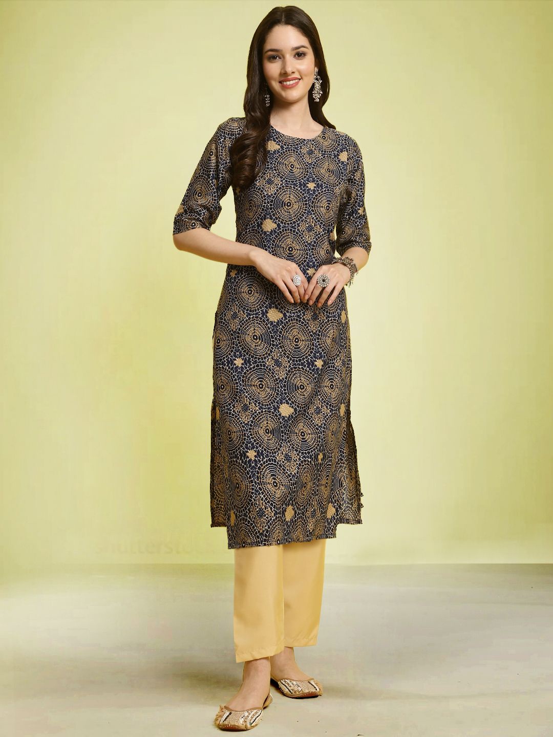 

Moda Rapido Geometric Printed Round Neck Straight Kurta with Trousers, Navy blue