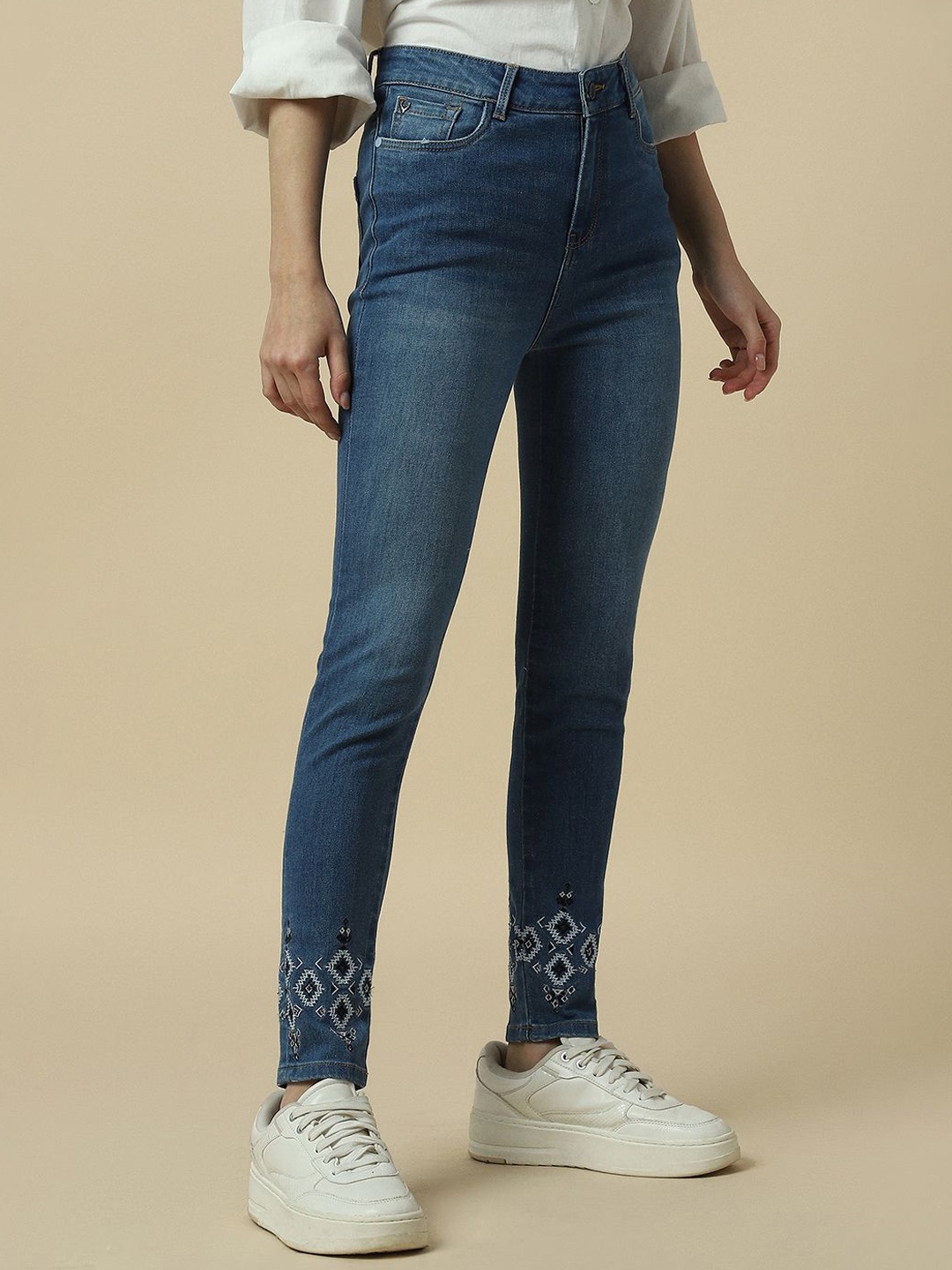 

Allen Solly Woman Women Skinny Fit Light Fade Embroidered Jeans, Blue