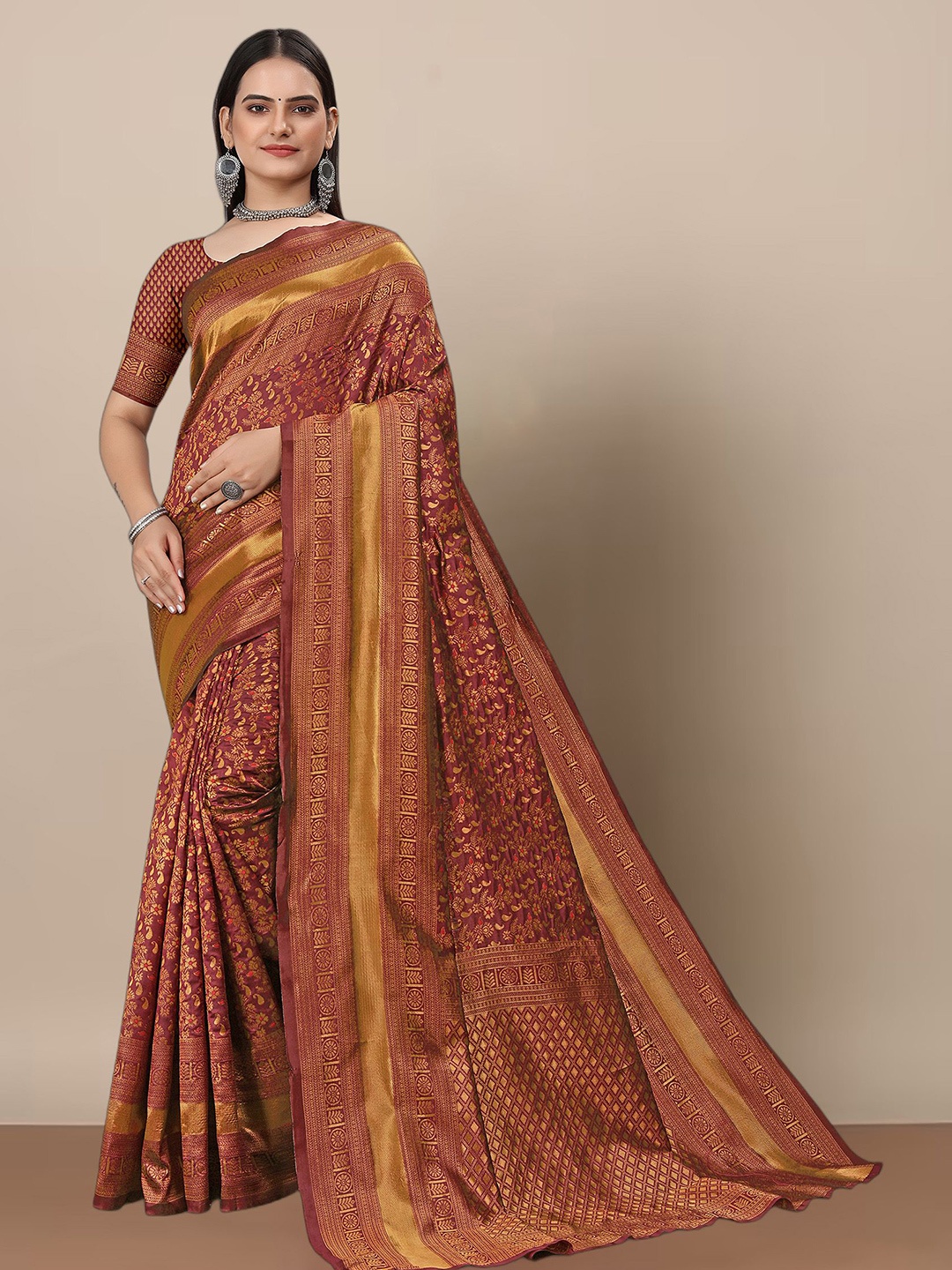 

bigben textile Women Woven Design Zari Banarasi Saree, Maroon