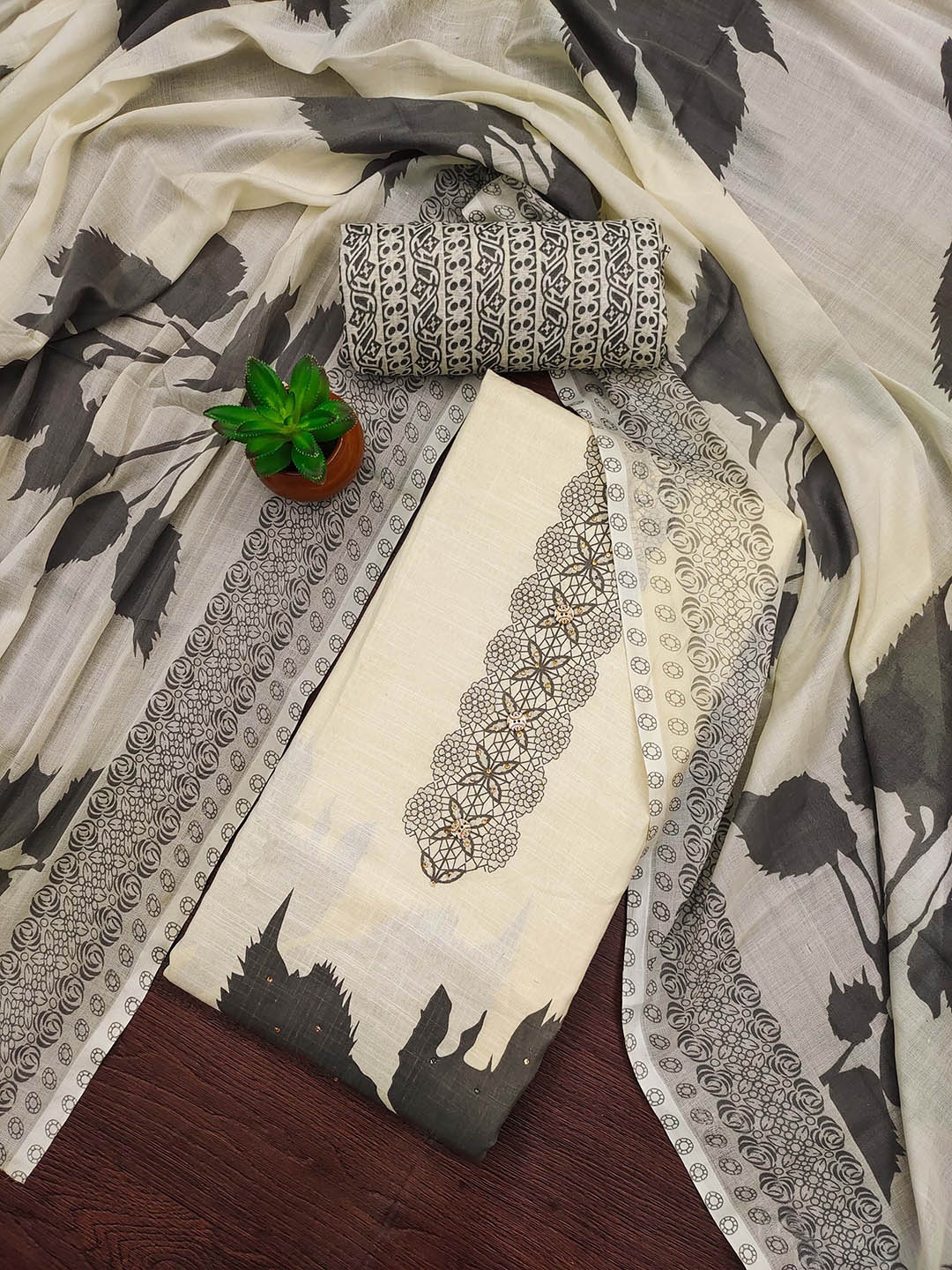

HERE&NOW Floral Printed Beads And Stones Cotton Unstitched Dress Material, White