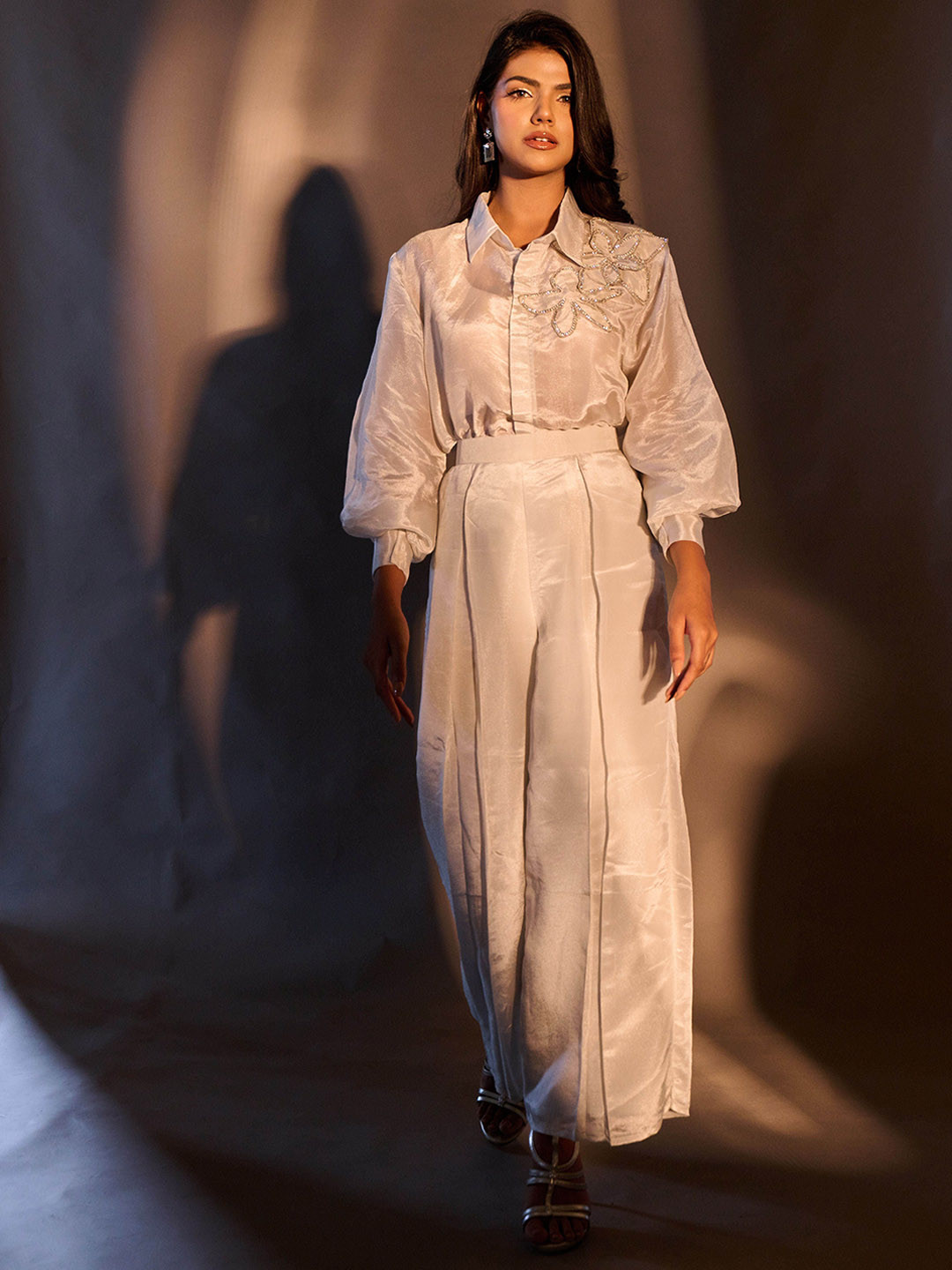 

WEAVING CULT Floral Embellished Shirt Collar Cuff Sleeves Shirt With Trousers, White