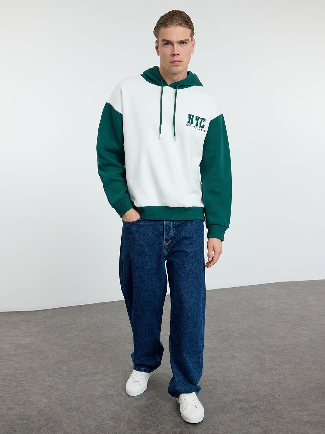 

Trendyol Men Sweatshirt, Na