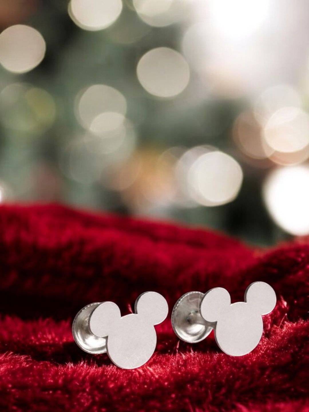 

DressBerry 925 Sterling Silver Contemporary Shaped Studs