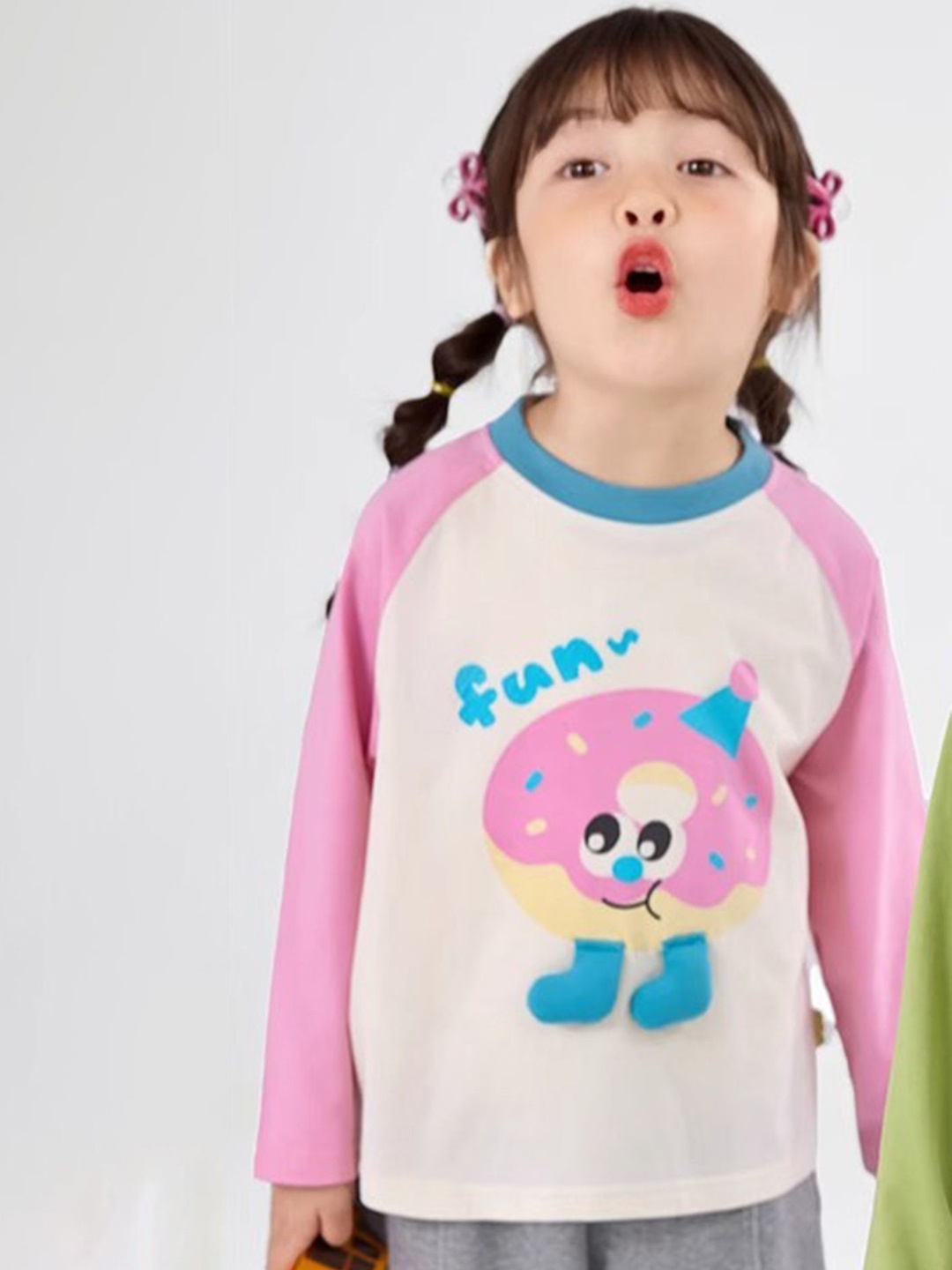 

LULU & SKY Girls Typography Printed Applique T-shirt, Pink