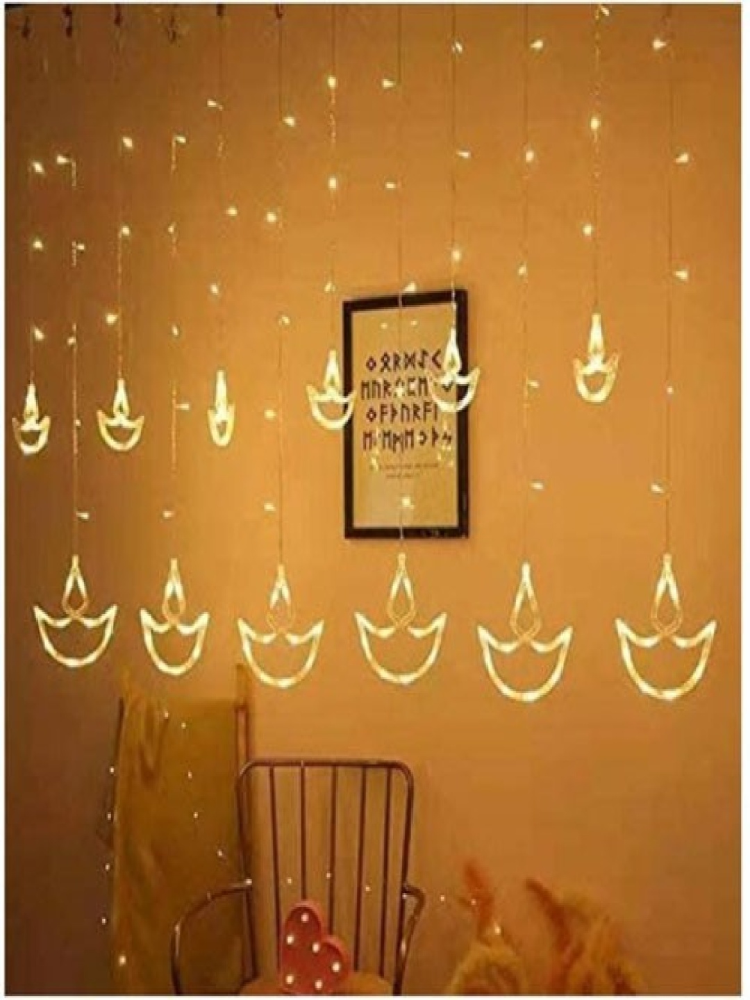 

SPARK WORLD Moon Shaped String Lights, Gold
