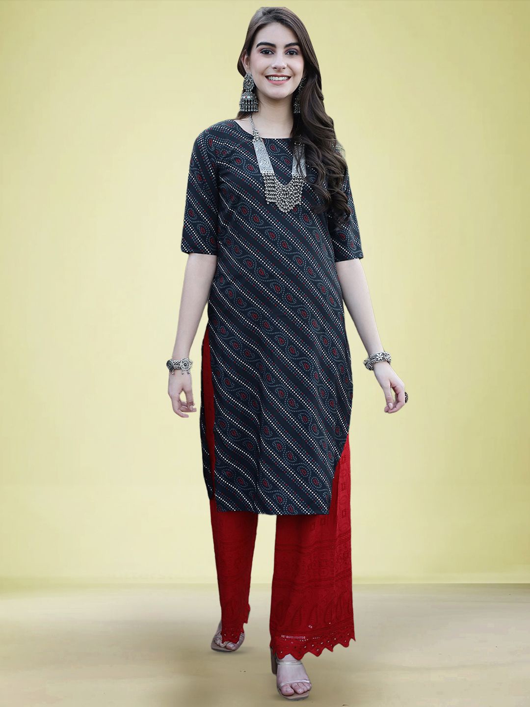 

Moda Rapido Paisley Printed Round Neck Straight Kurta, Black