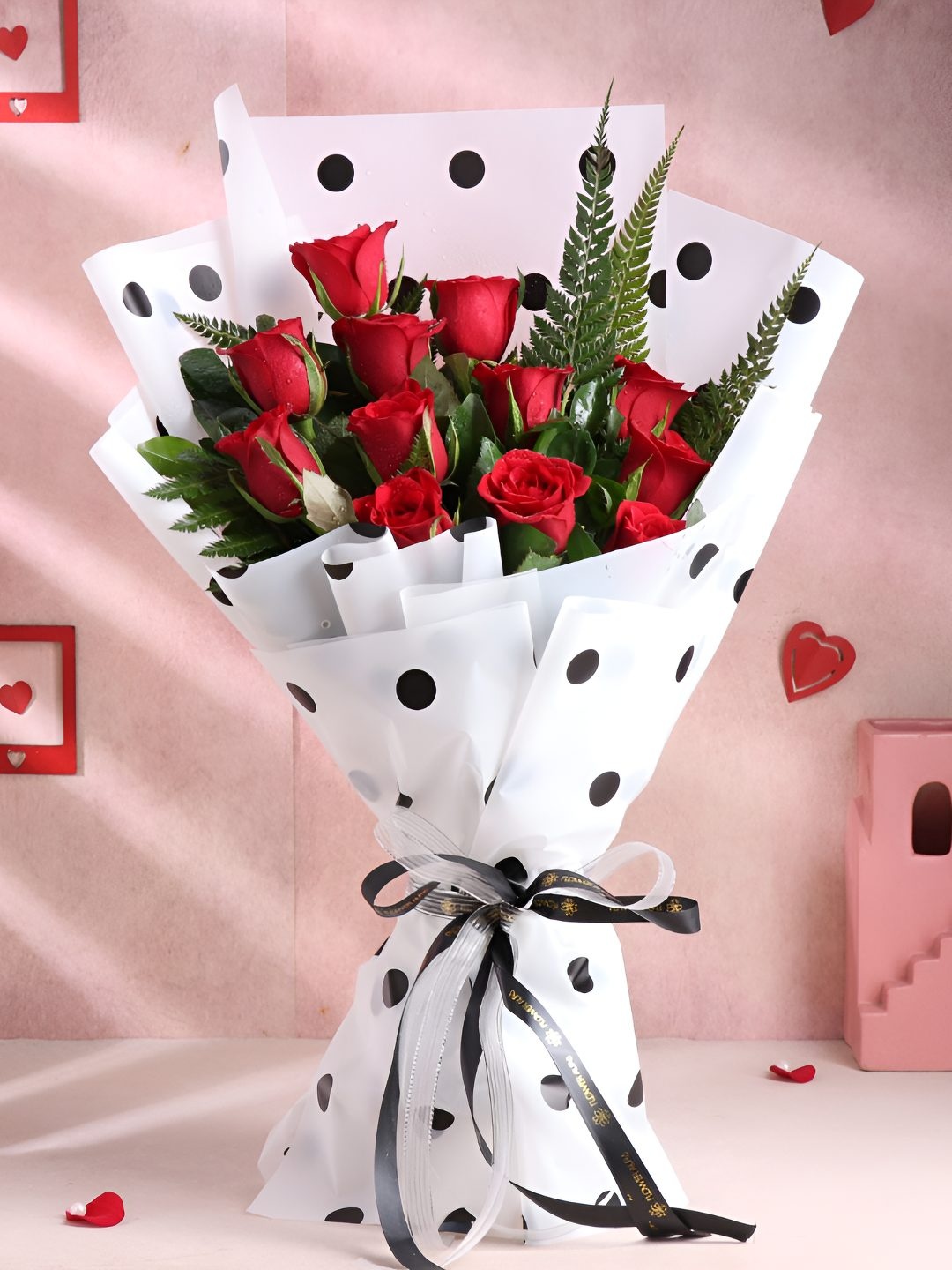 

Floweraura Red & Green 12 Pieces Roses Fresh Live Flower Bouquet