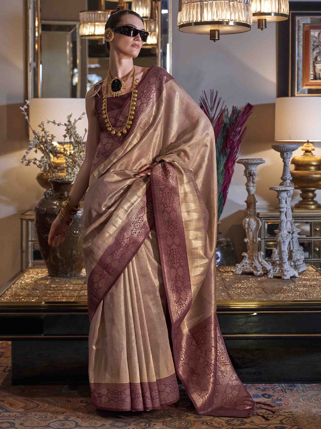 

KIMISHA Woven Design Zari Tissue Handloom Saree, Mauve