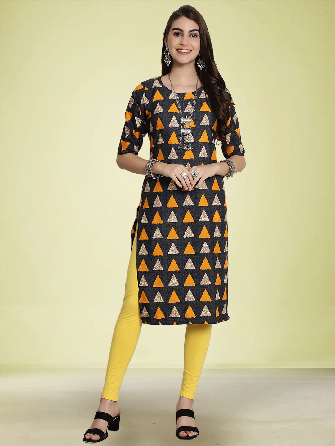 

Moda Rapido Geometric Printed Round Neck Straight Kurta, Black